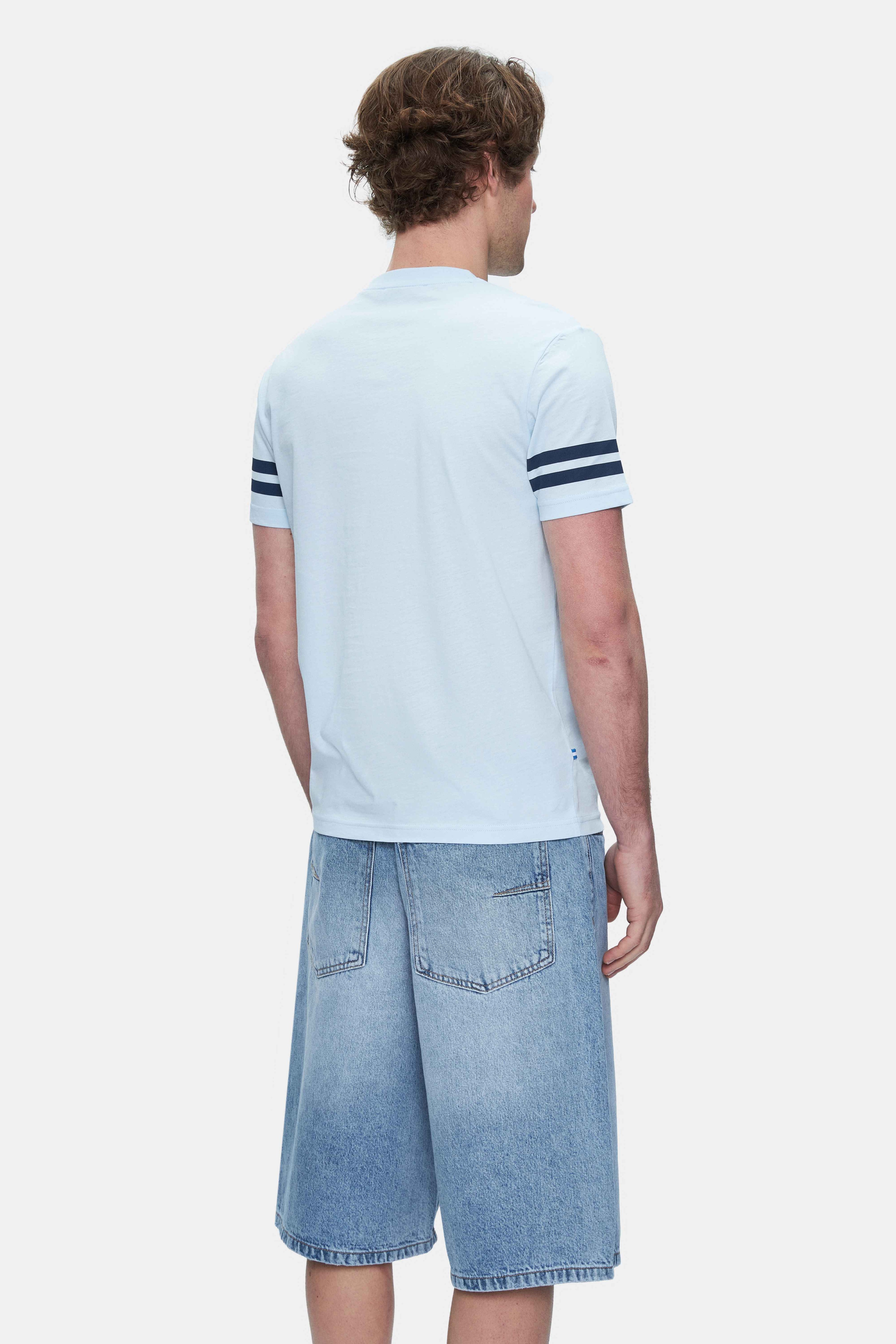STARK Gök Mavi Kolu Şeritli Bisiklet Yaka Baskılı Standard Fit Erkek Tshirt