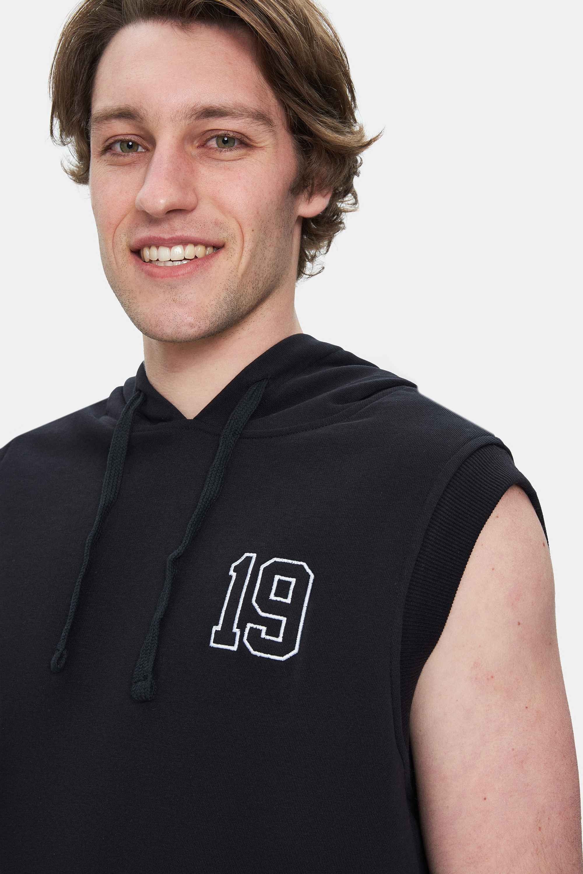 HEWITT Siyah Nakışlı Sıfır Kol Sweatshırt Oversize Erkek Sweatshirt