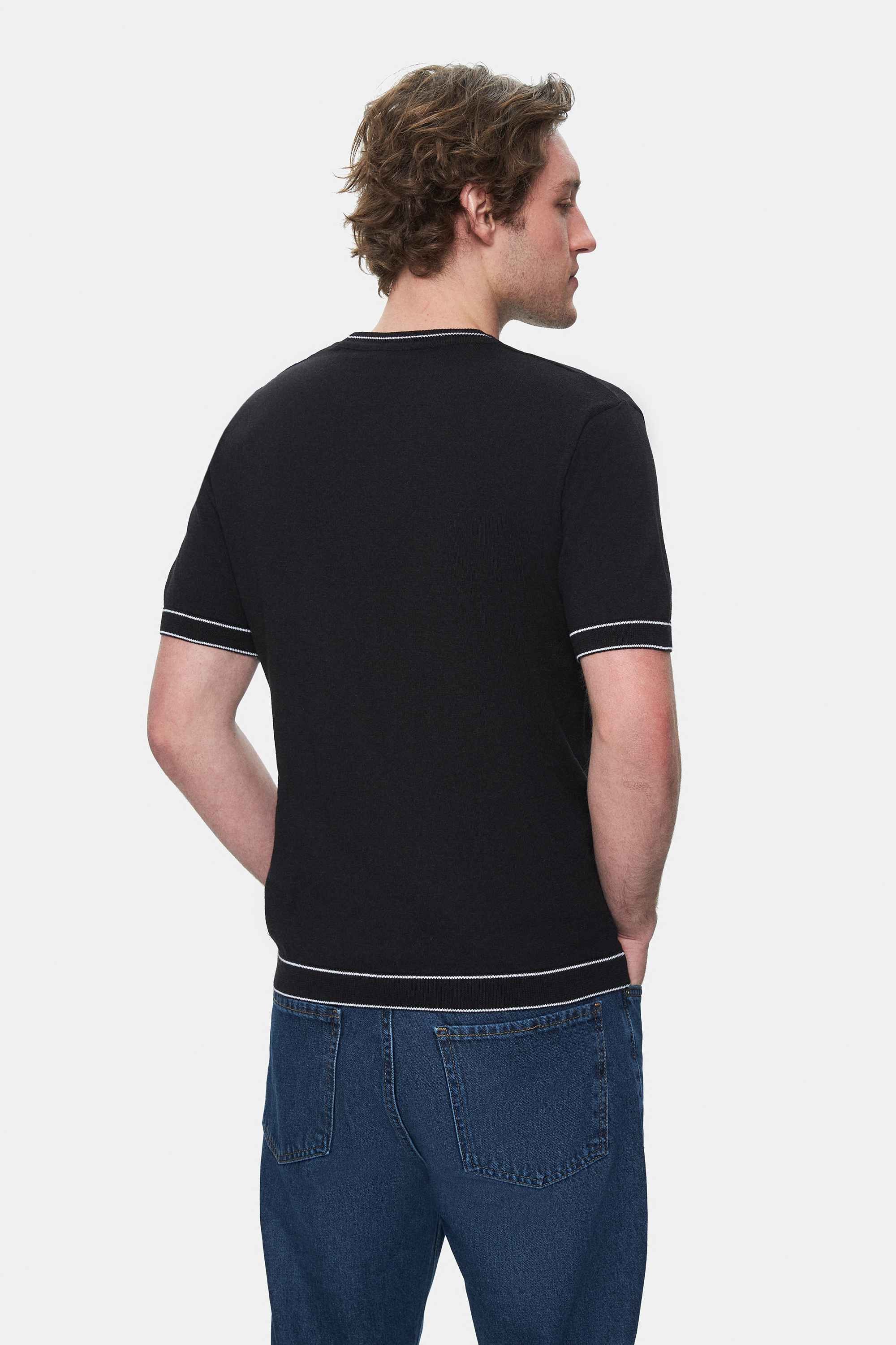 FARED Siyah Bisiklet Yaka Triko Nakışlı Standard Fit Erkek Tshirt