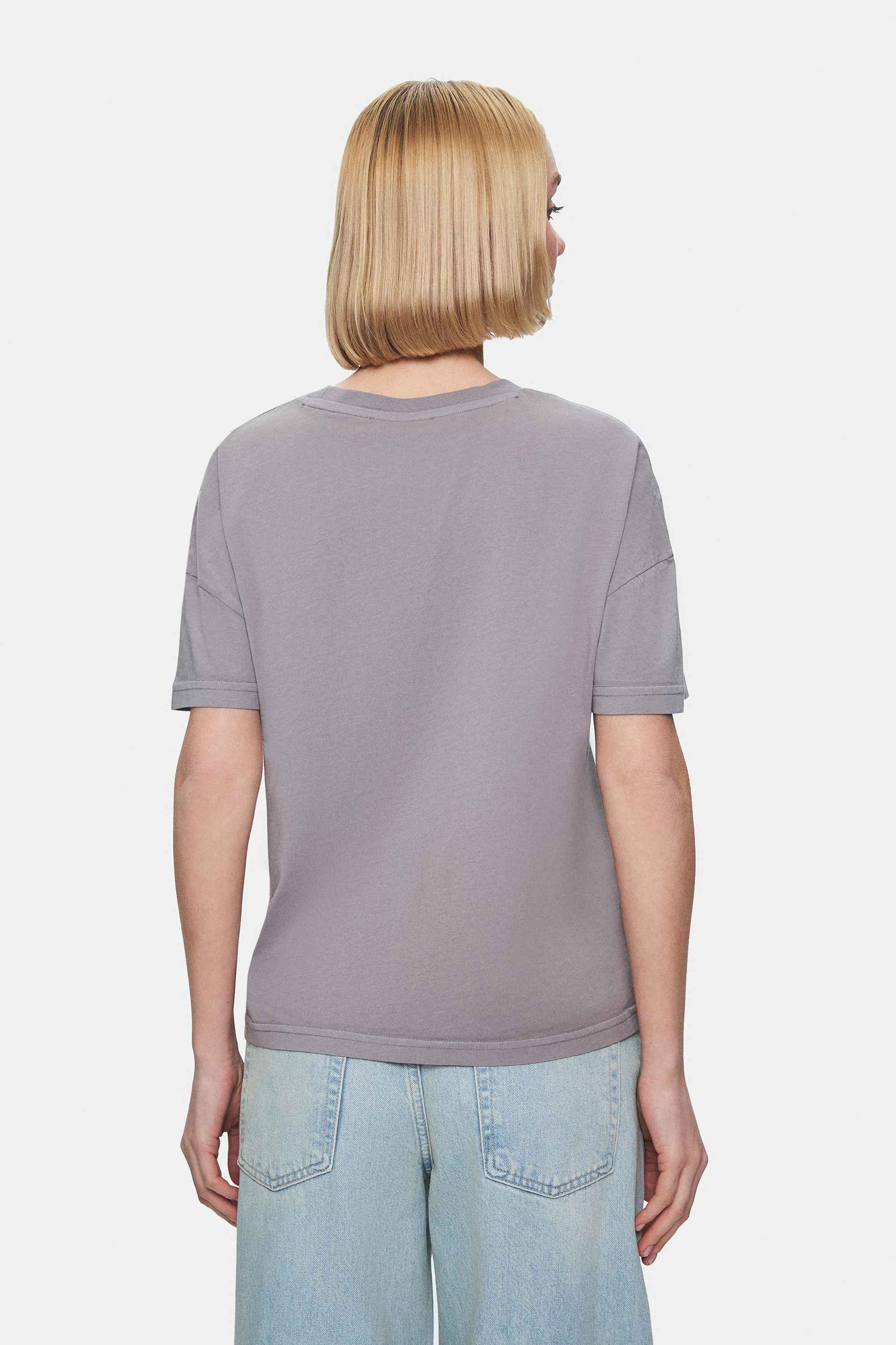 EVERLEE Koyu Gri Bisiklet Yaka Taş Yıkama Baskılı Loose Fit Kadın Tshirt