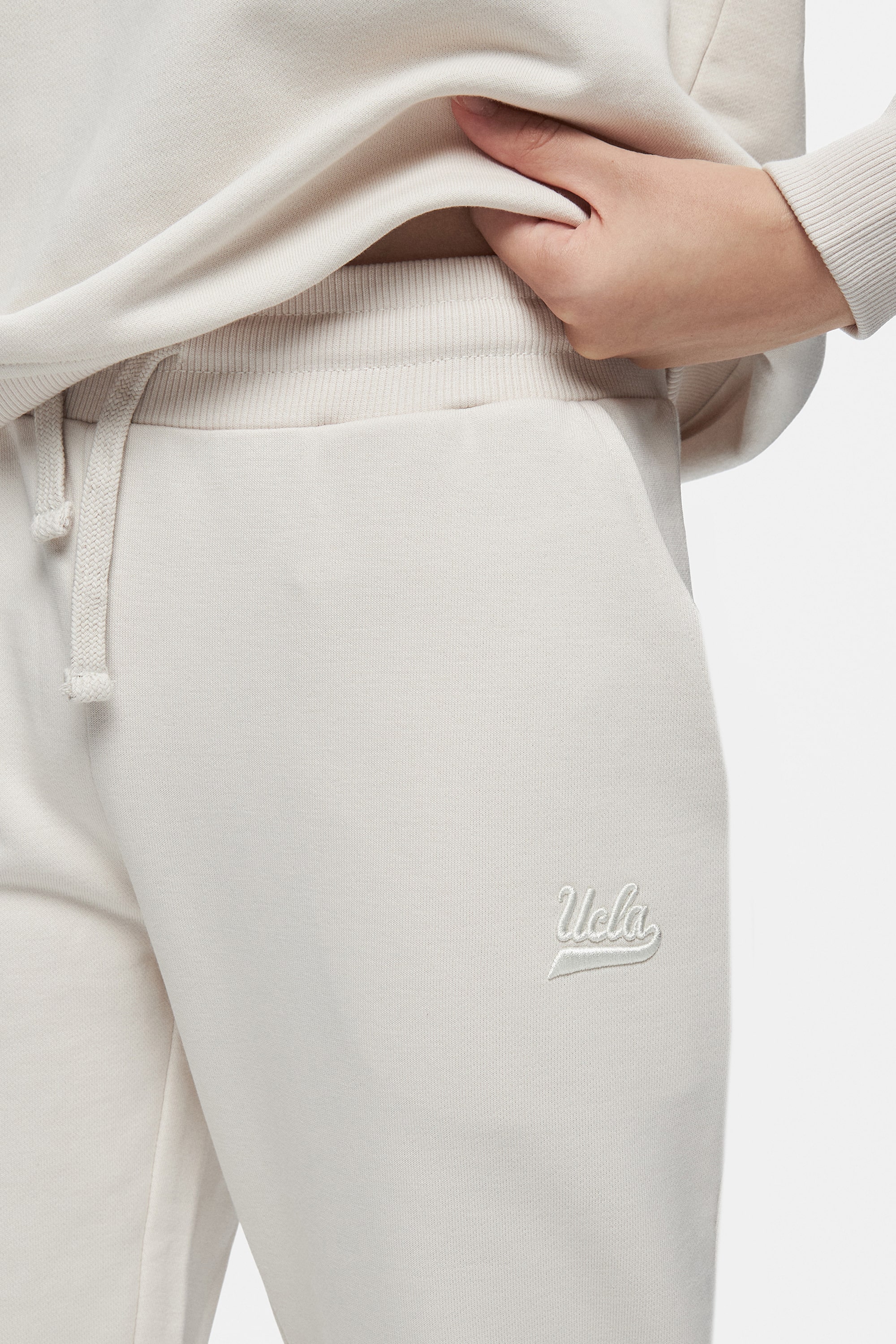 JATAVIA Kemik Rengi Paçası Lastikli Nakışlı Standard Fit Kadın Eşofman Altı