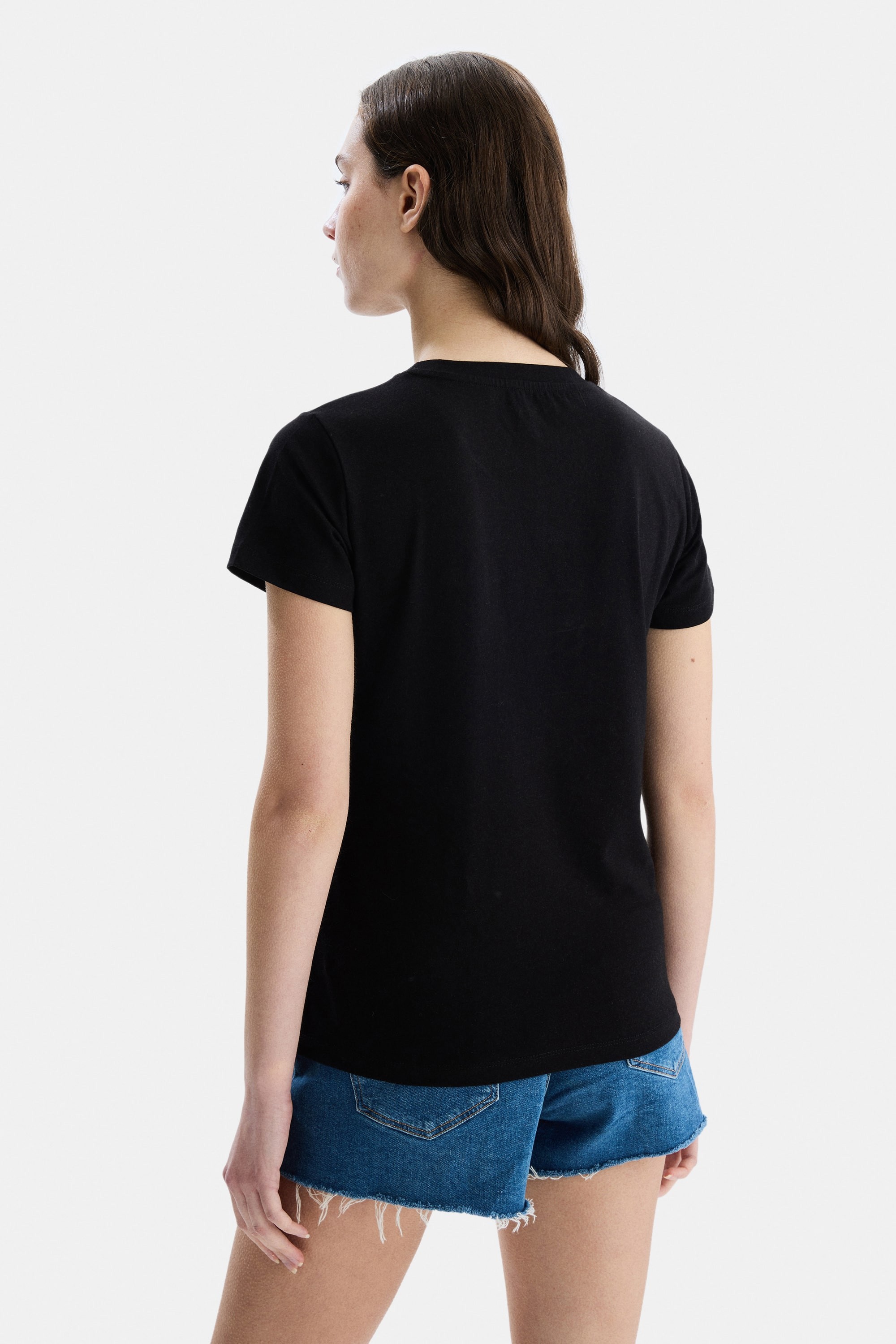 DESTINA Siyah Bisiklet Yaka Nakışlı Kadın Tshirt