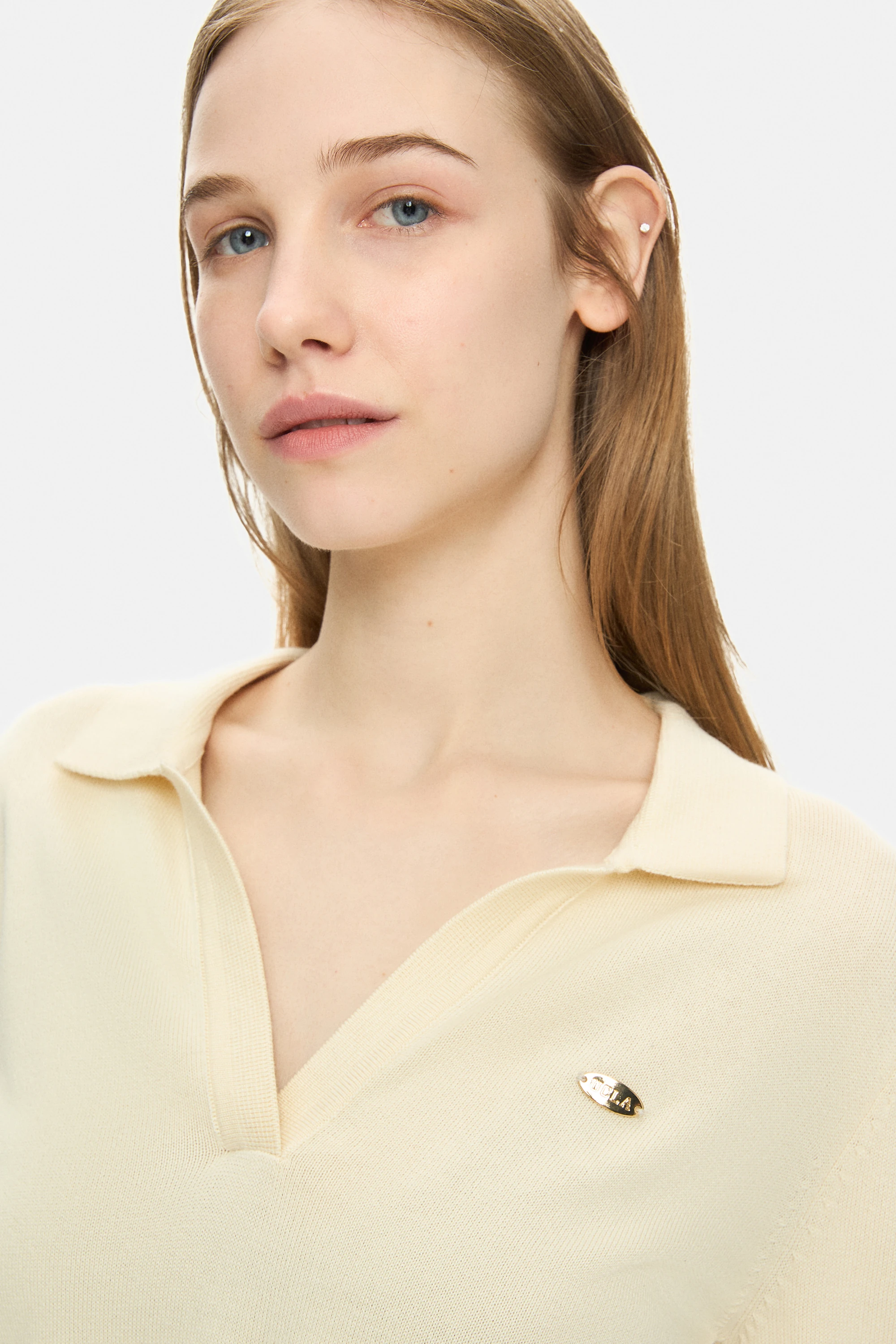 IRENE Kemik Rengi Polo Yaka Triko Metal Logolu Standard Fit Kadın Triko