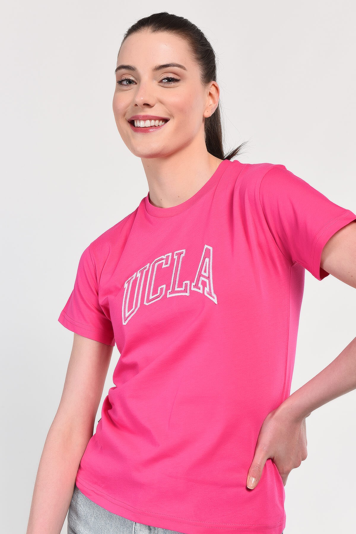 ANGELA Pembe Bisiklet Yaka Nakışlı Standard Fit Kadın Tshirt