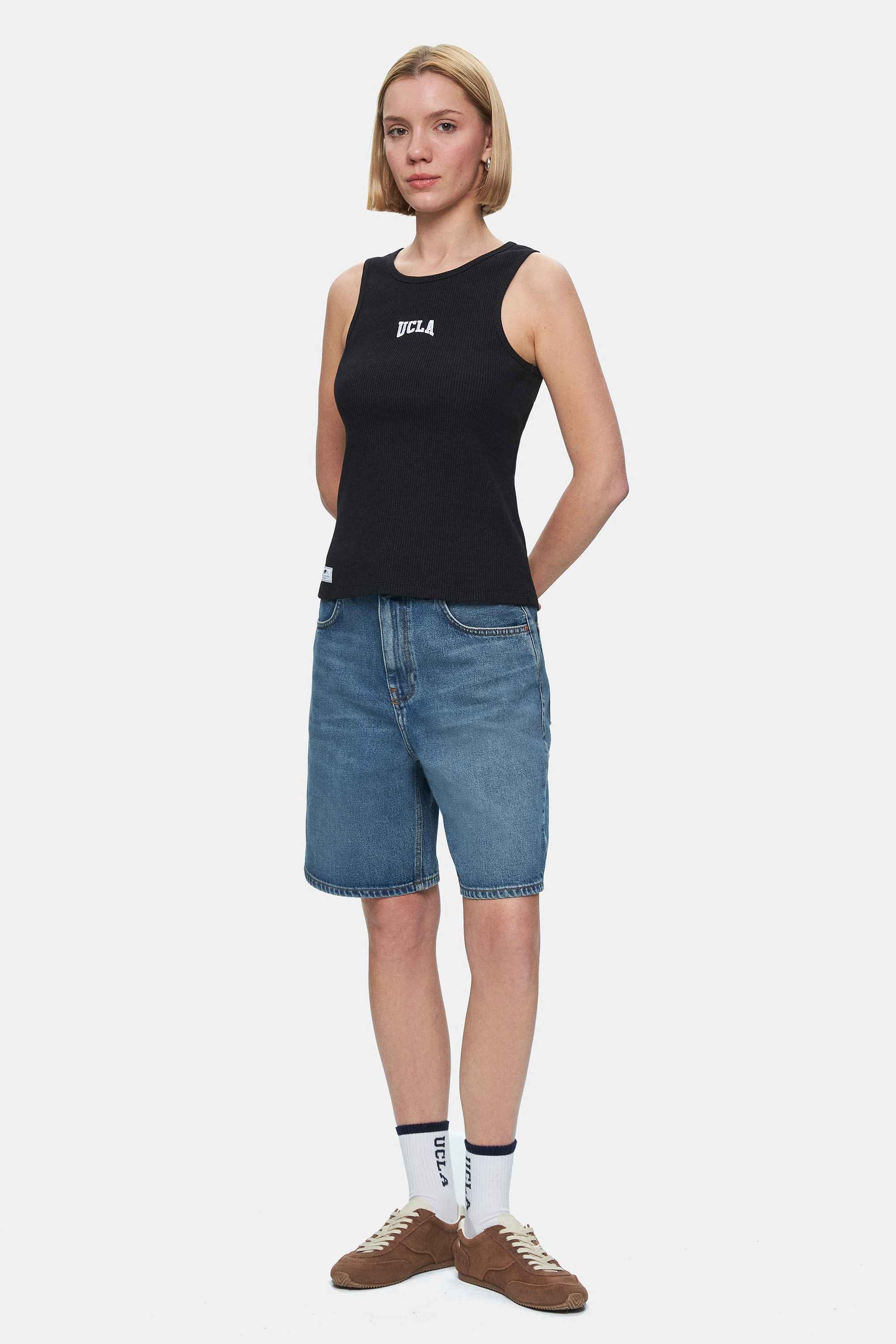 SALINAS Siyah Sıfır Kol Nakışlı Standard Fit Kadın Tshirt