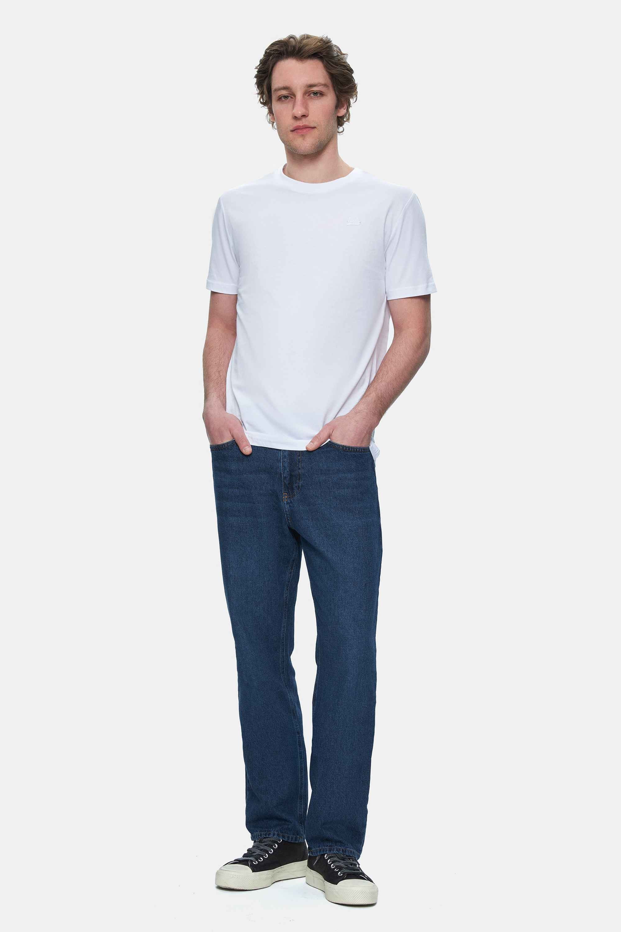 HARPER Beyaz Bisiklet Yaka Nakışlı Standard Fit Erkek Tshirt