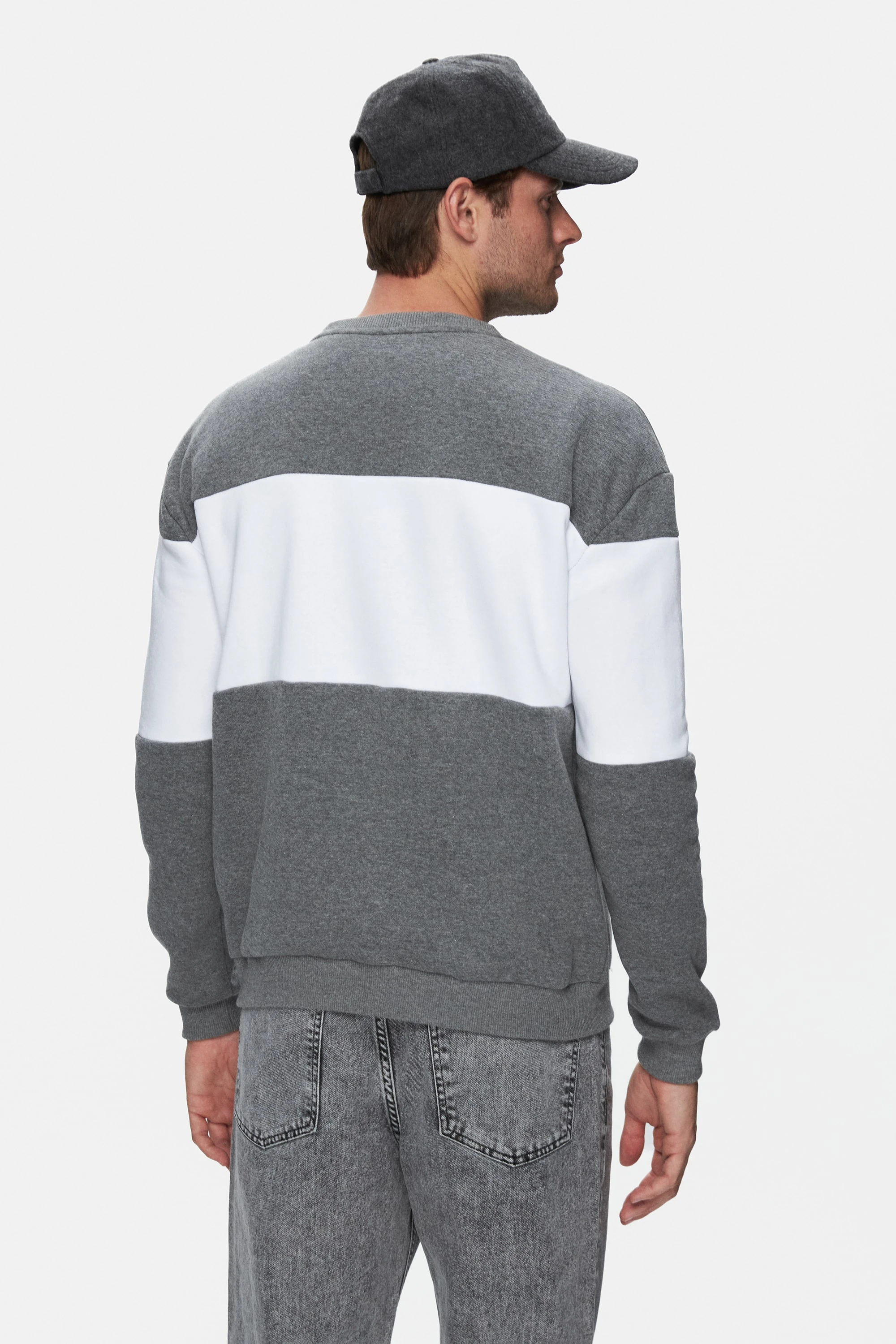 ARCHER Koyu Gri Bisiklet Yaka Nakışlı Şardonlu Loose Fit Erkek Sweatshirt