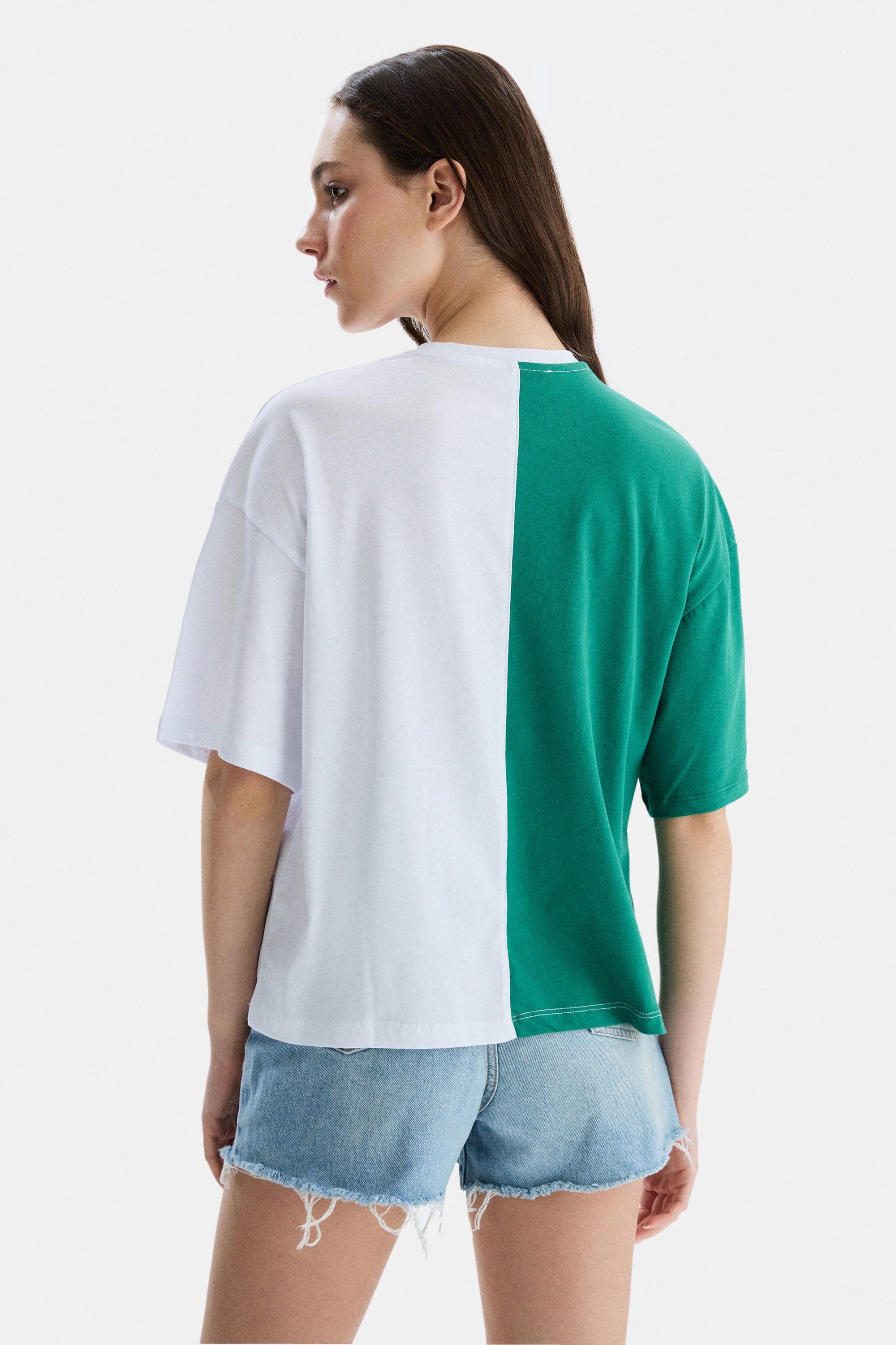 FELIZ Yeşil Bisiklet Yaka Nakışlı Oversize Kadın Tshirt