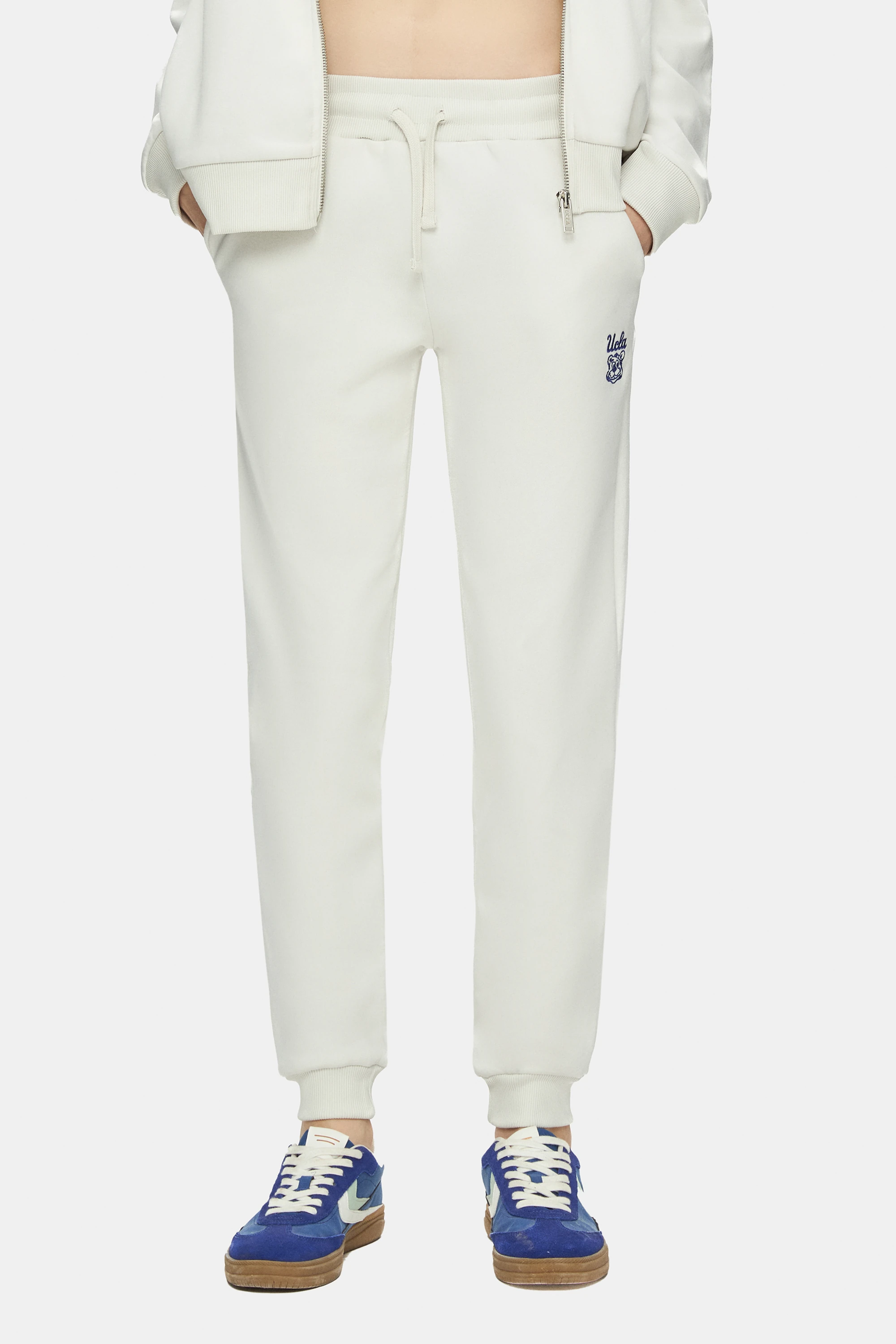 MARAIS Kemik Rengi Daralan Kesim Paçası Lastikli Şardonlu Nakışlı Standard Fit Kadın Eşofman Altı