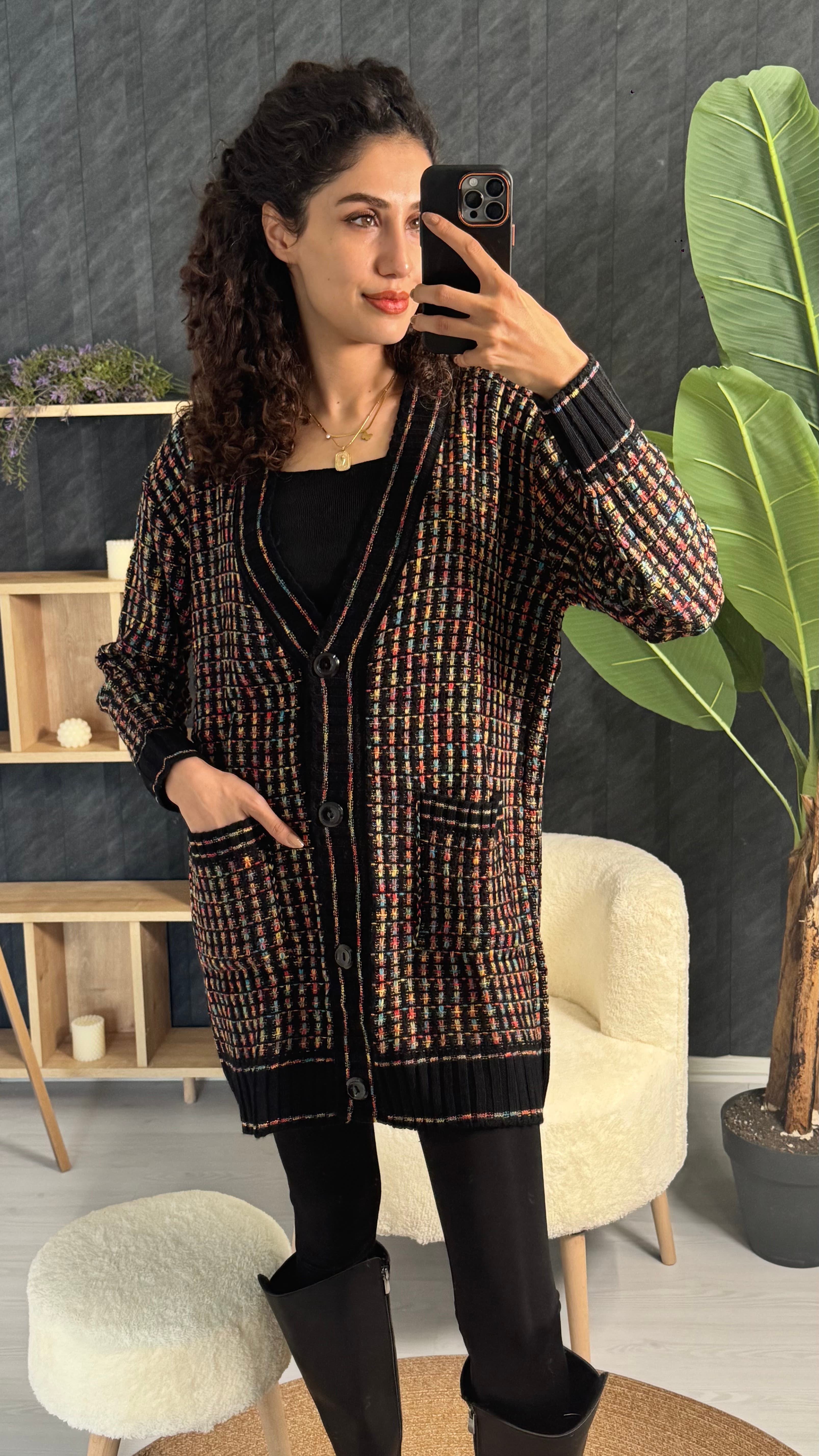 V YAKA TRİKO HIRKA