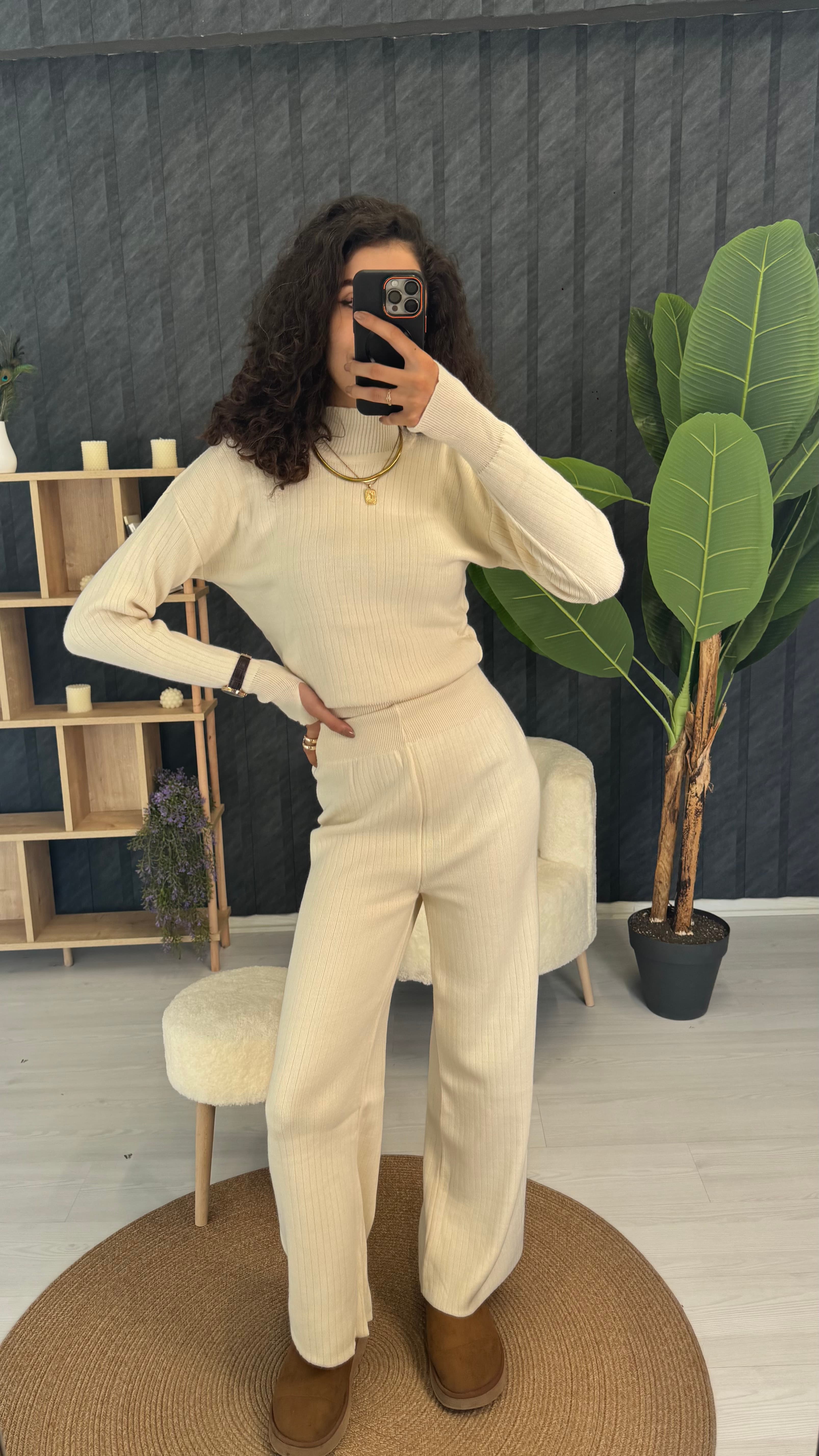 Parmak Geçmeli Crop Triko Takım