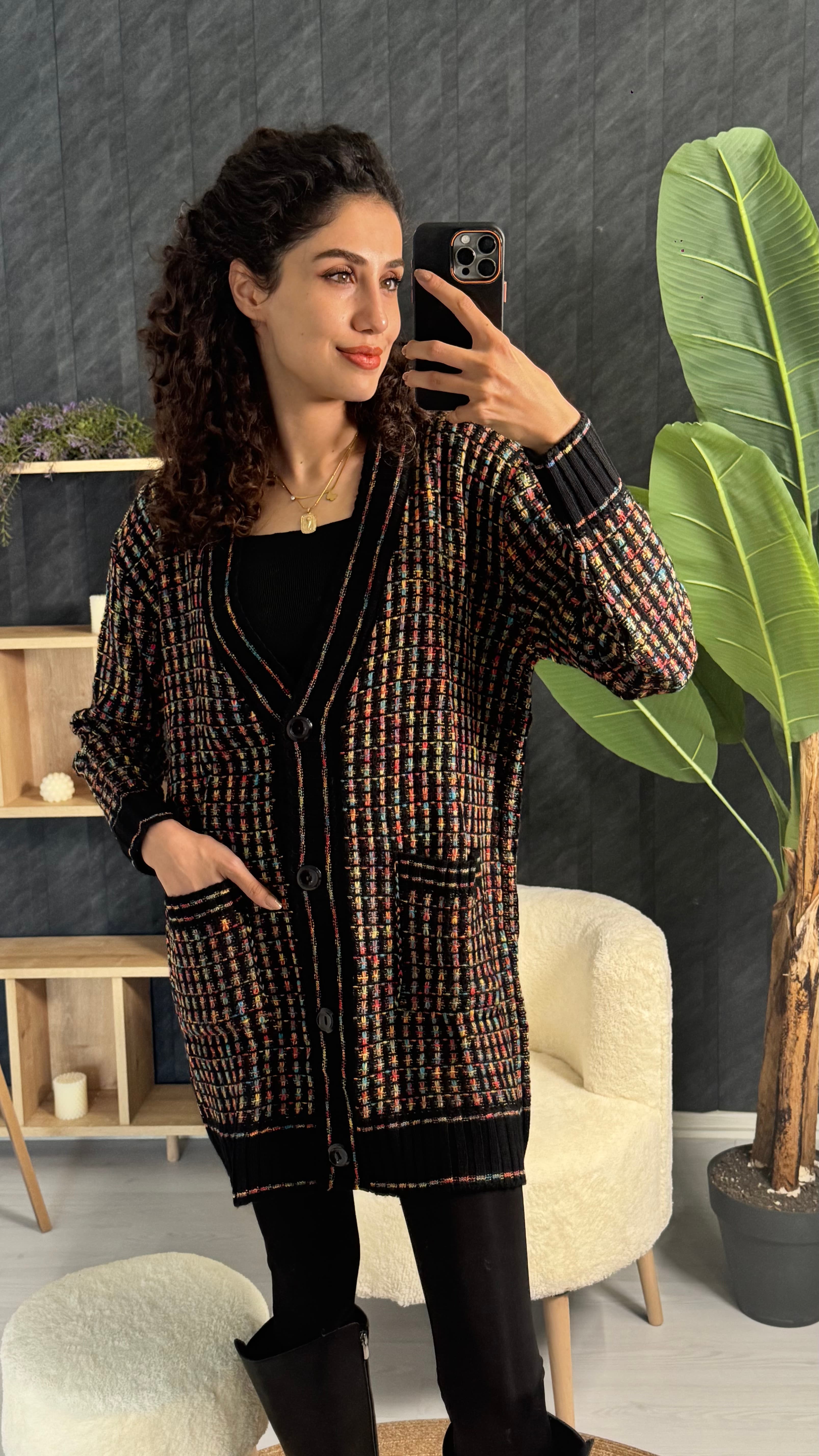 V YAKA TRİKO HIRKA