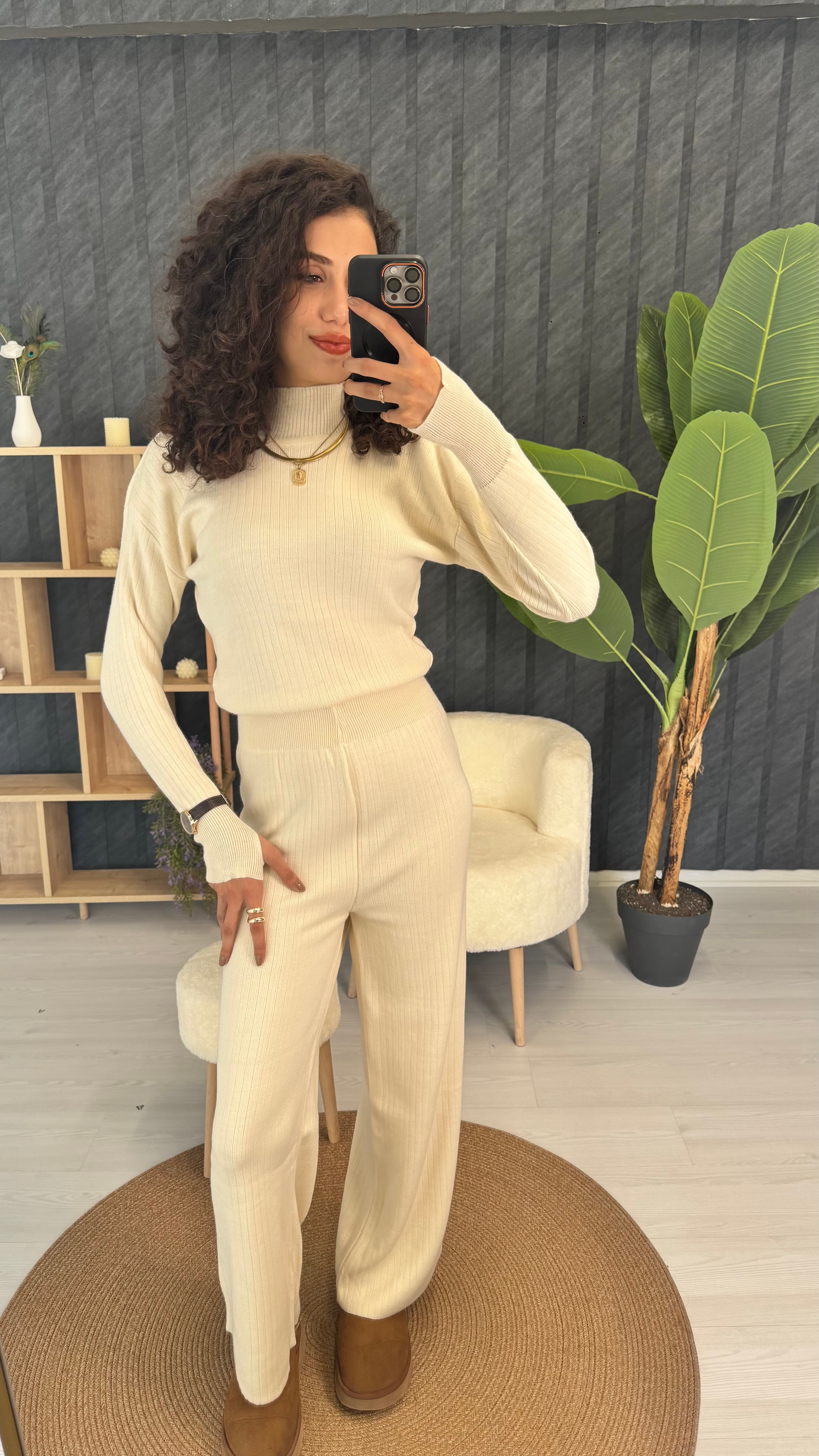 Parmak Geçmeli Crop Triko Takım