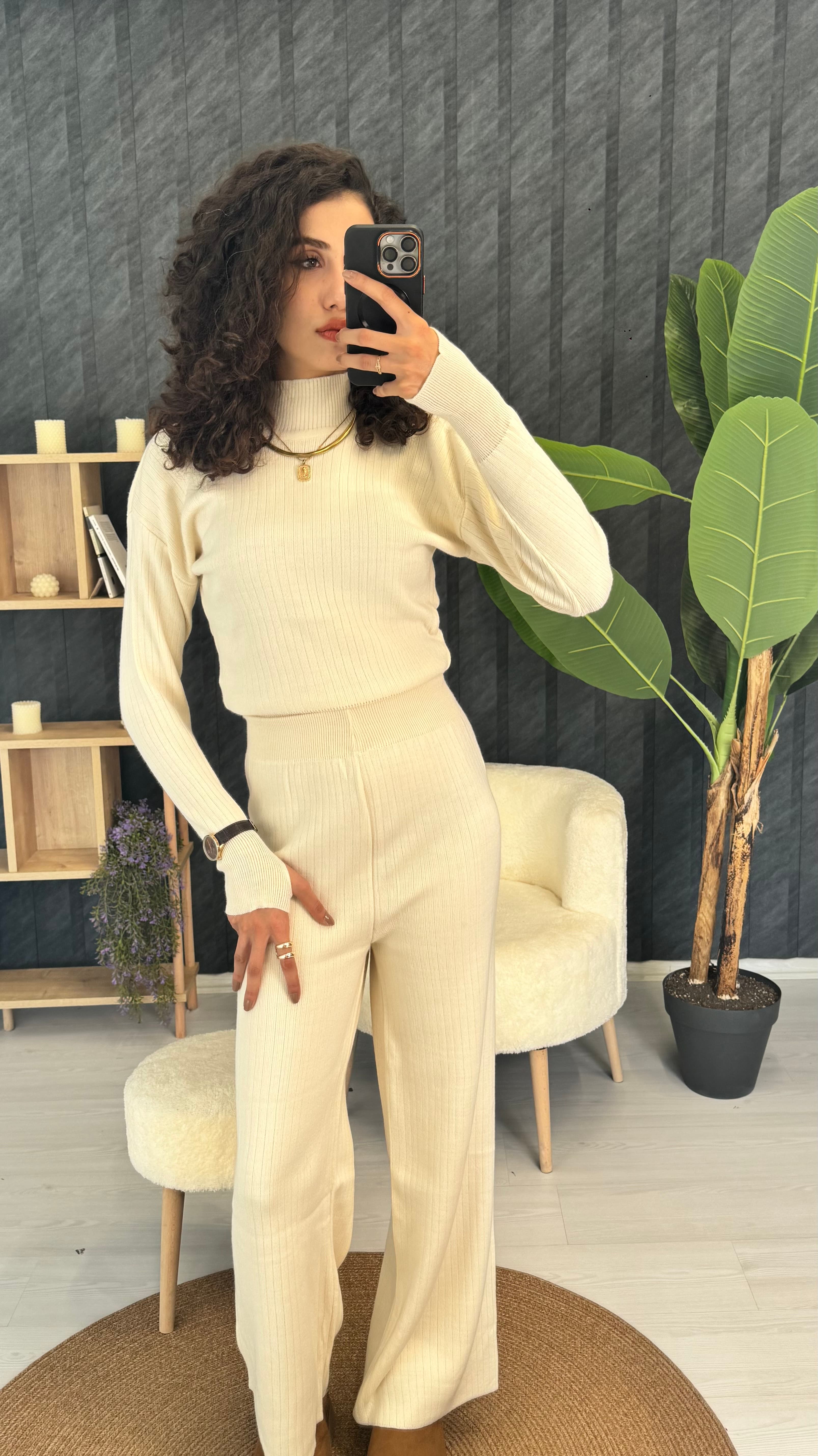 Parmak Geçmeli Crop Triko Takım