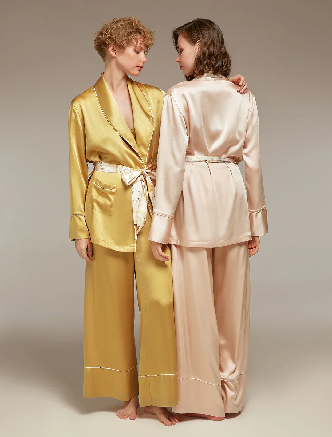 Saten Uzun Kollu Sabahlık ve Braletli Üçlü Pijama Takımı 1337