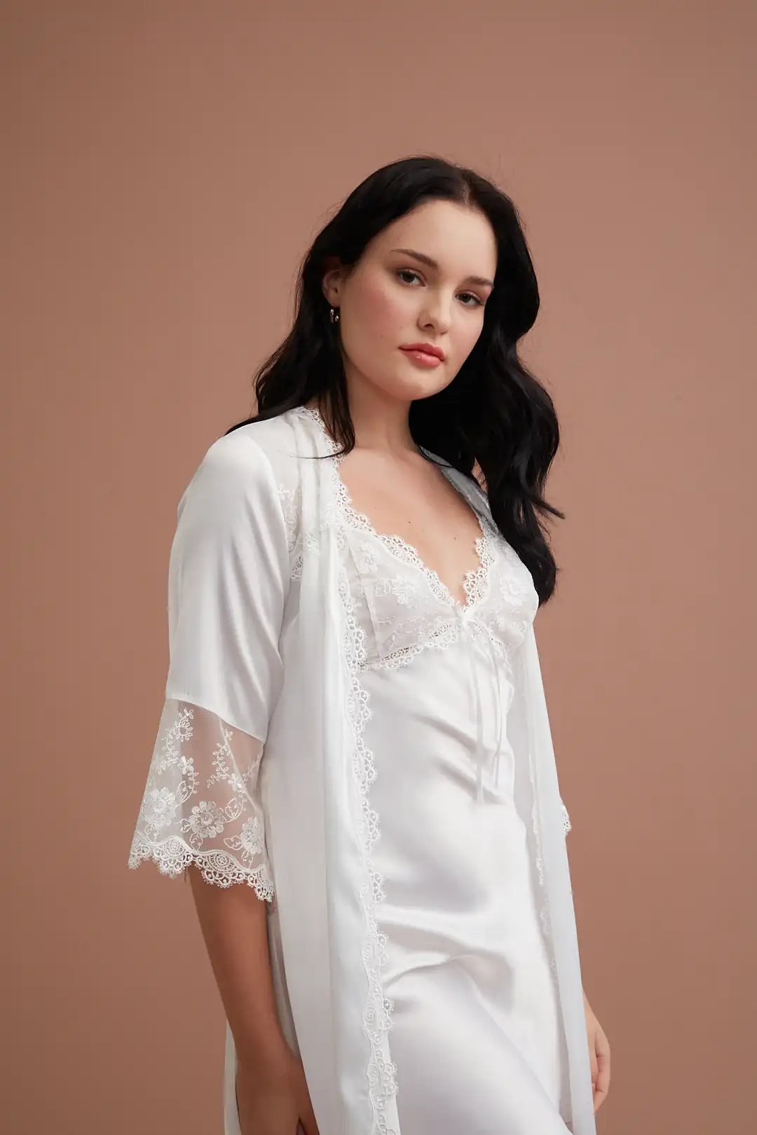 Dantel Detaylı Gecelik ve Sabahlık Takımı 102