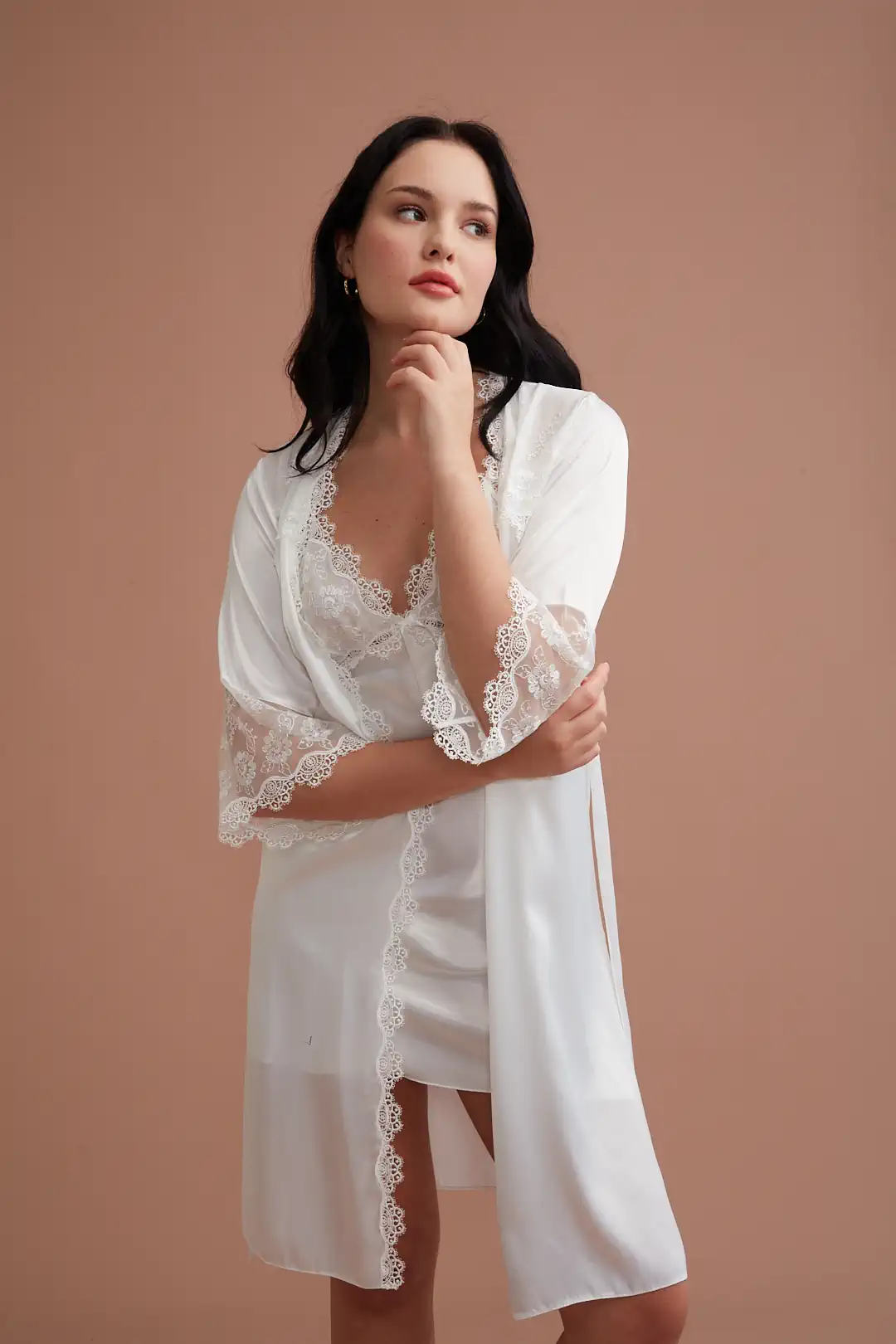 Dantel Detaylı Gecelik ve Sabahlık Takımı 102