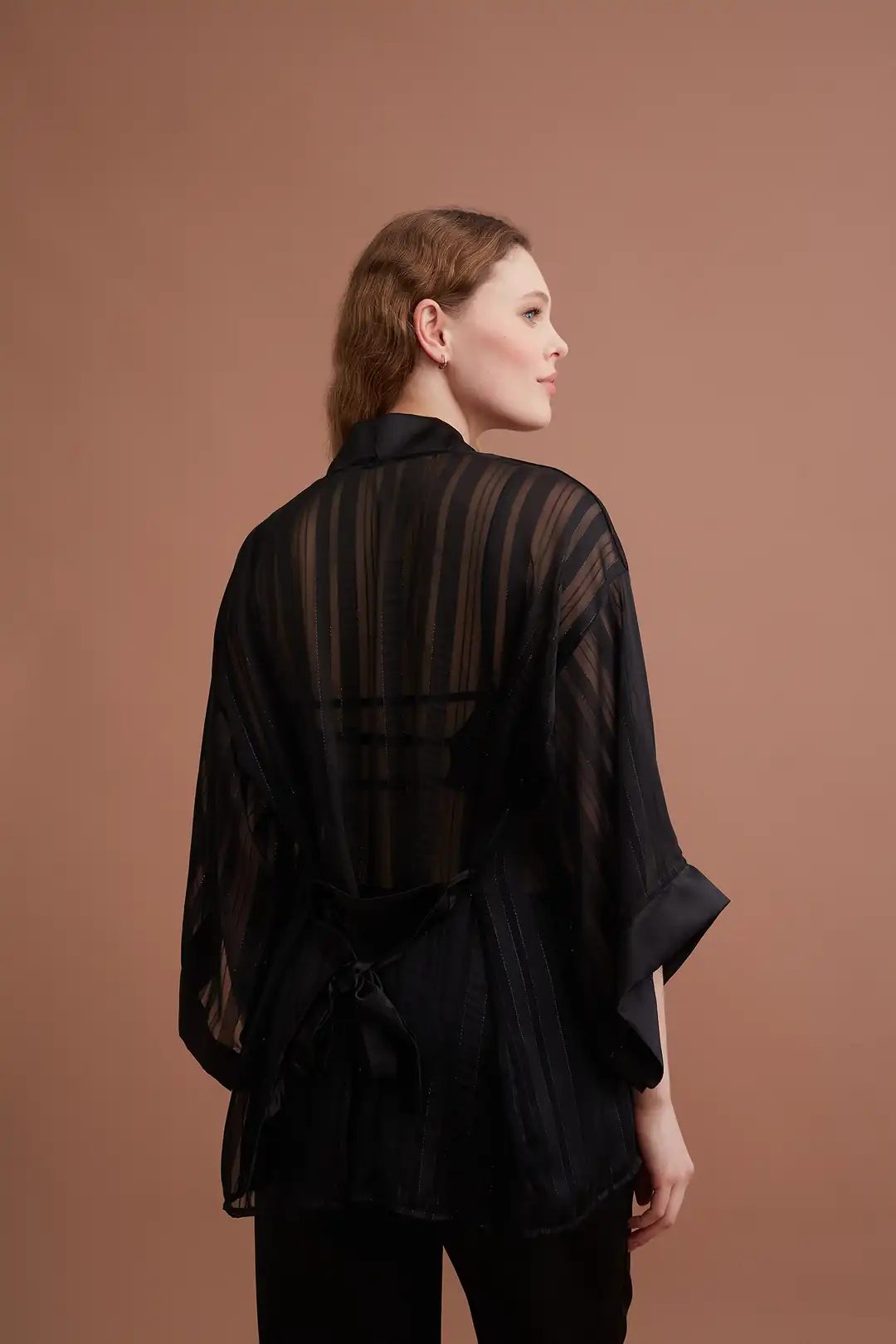 Siyah Parlak Görünümlü Pijama Takımı 3011