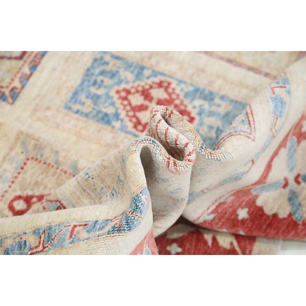 Bakhtiari 7x10 Handmade Double Knotted Washable Wool Rug - Soft Hues