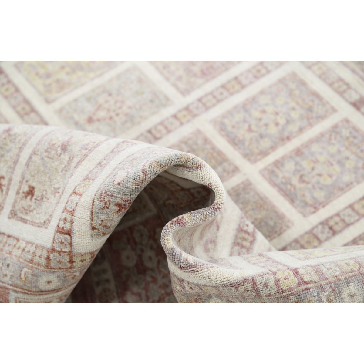 Bakhtiari 5x8 Handmade Double Knotted Washable Wool Rug - Soft Hues