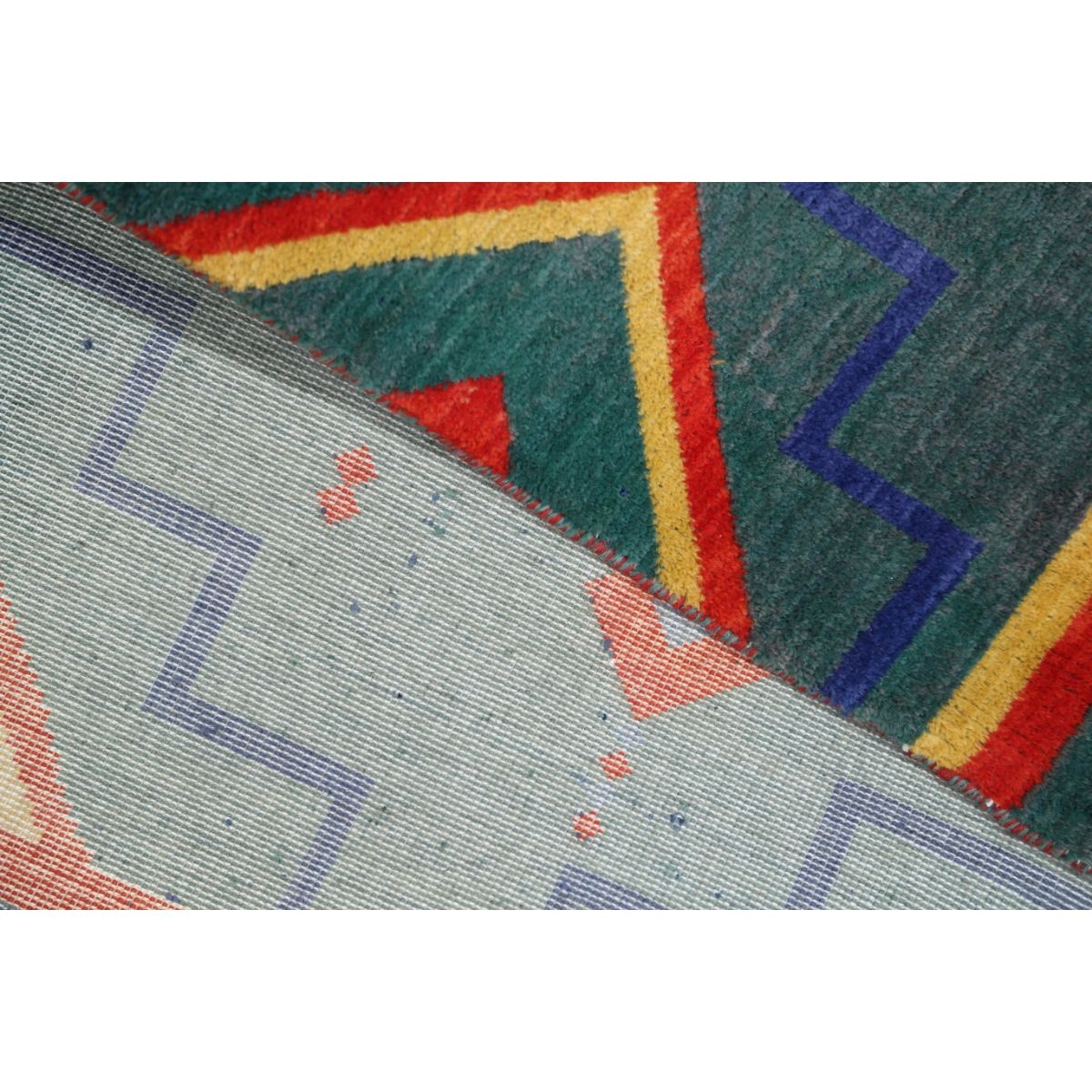 Dhanak 4x6 Machine-Made Washable Wool Rug - Colorful