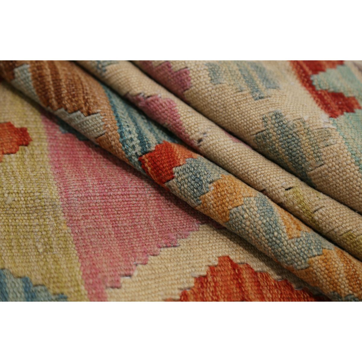Maimana 6x8 Hand Woven Washable Wool Rug - Colorful