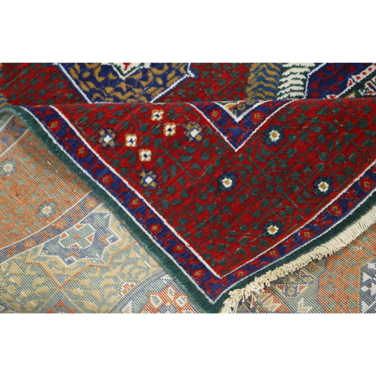 Gulshan 4x6 Machine-Made Washable Wool Rug - Colorful