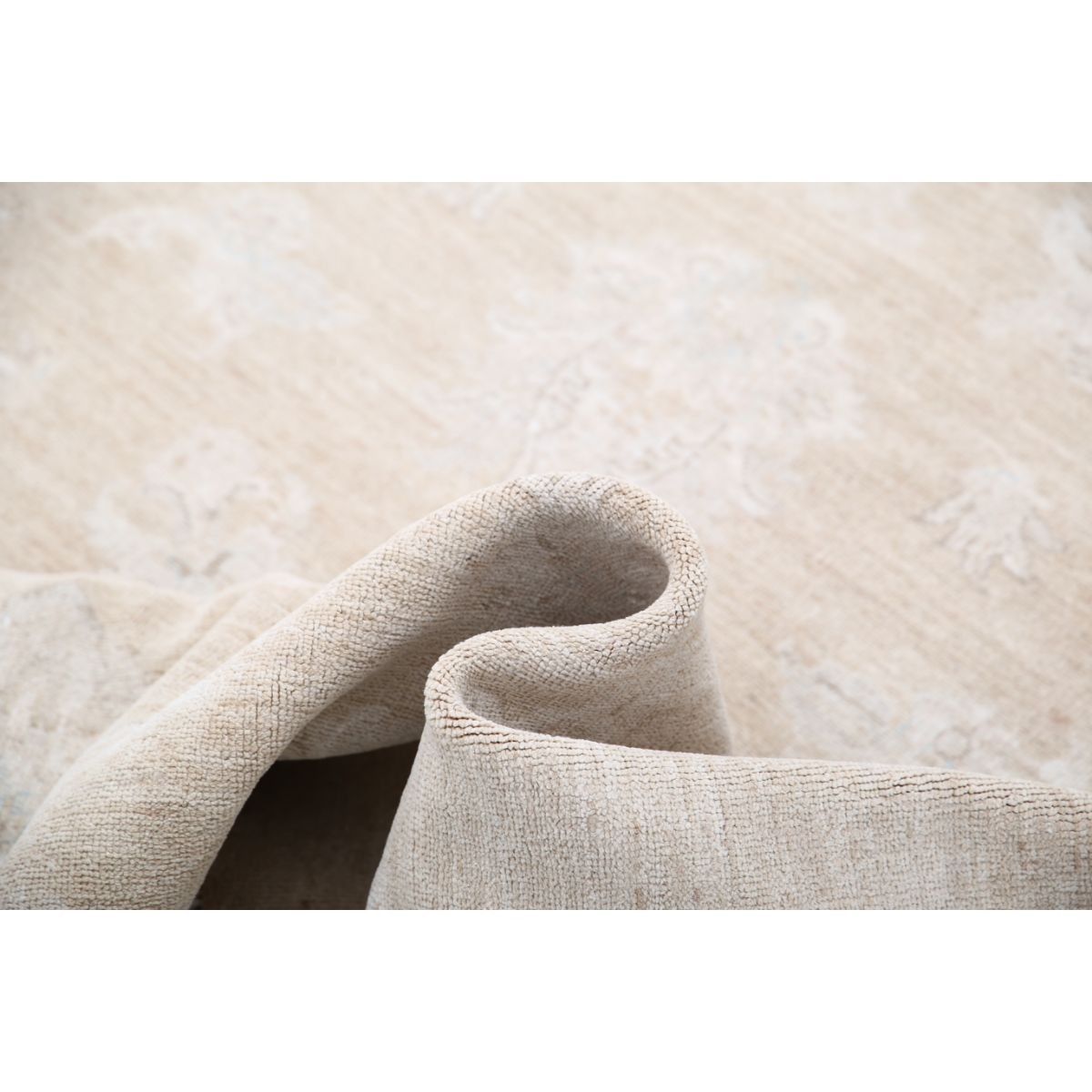 Artemix 6x8 Handmade Double Knotted Washable Wool Rug - Soft Hues
