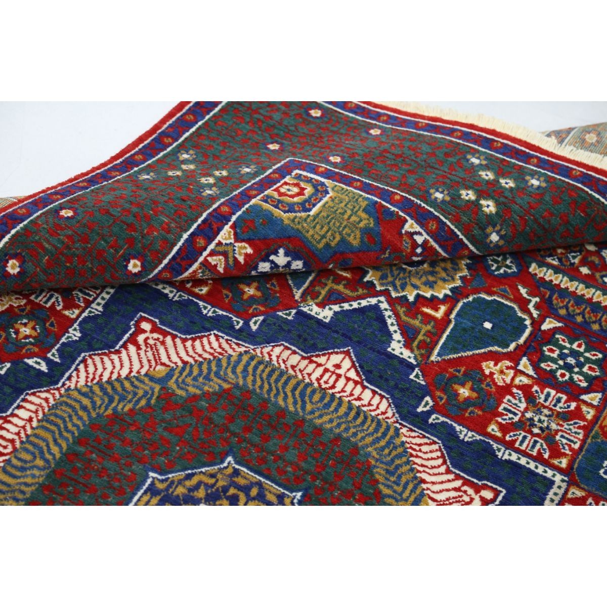 Gulshan 4x6 Machine-Made Washable Wool Rug - Colorful