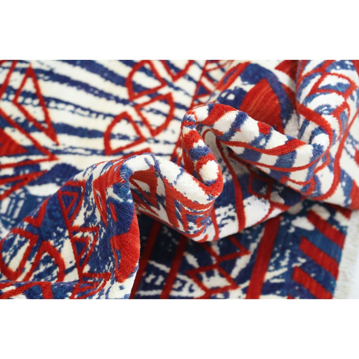 Dhanak 4x6 Machine-Made Washable Wool Rug - Colorful