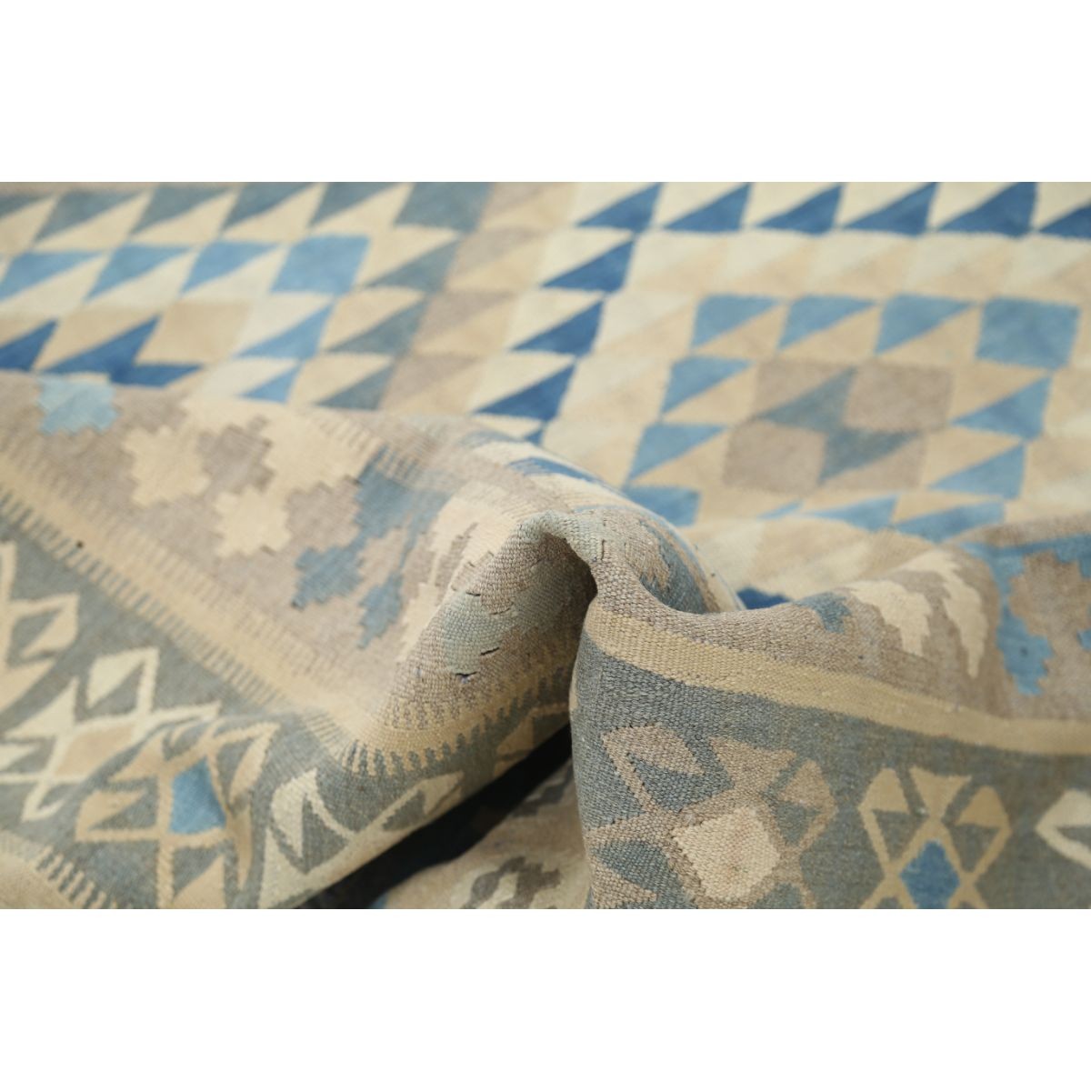 Kafkaas 7x10 Hand Woven Washable Wool Rug - Soft Hues
