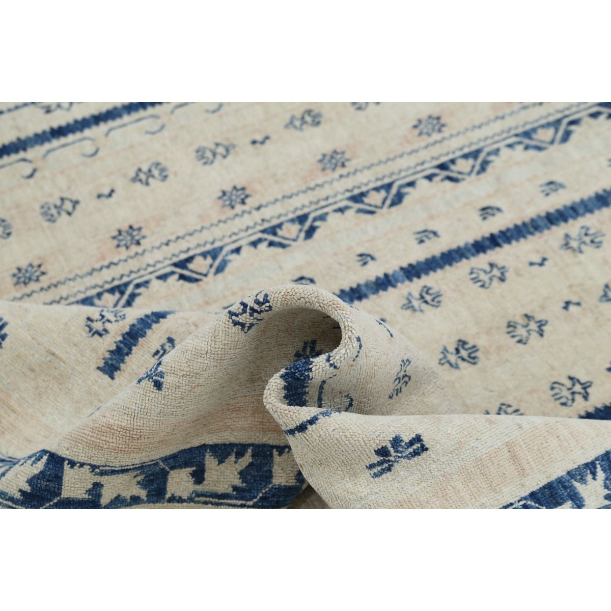 Shaal 6x10 Handmade Double Knotted Washable Wool Rug - Soft Hues