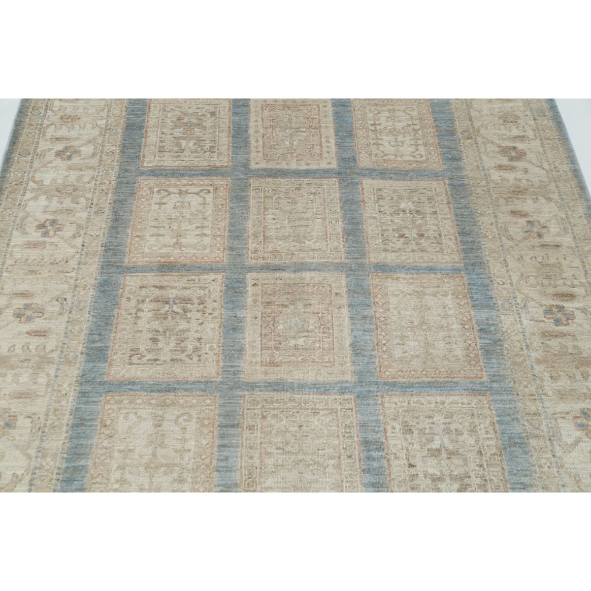 Bakhtiari 5x6 Handmade Double Knotted Washable Wool Rug - Soft Hues