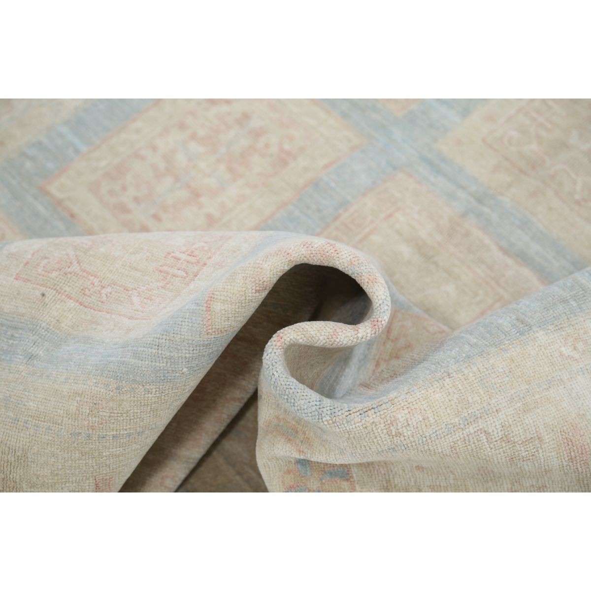 Bakhtiari 5x7 Handmade Double Knotted Washable Wool Rug - Soft Hues