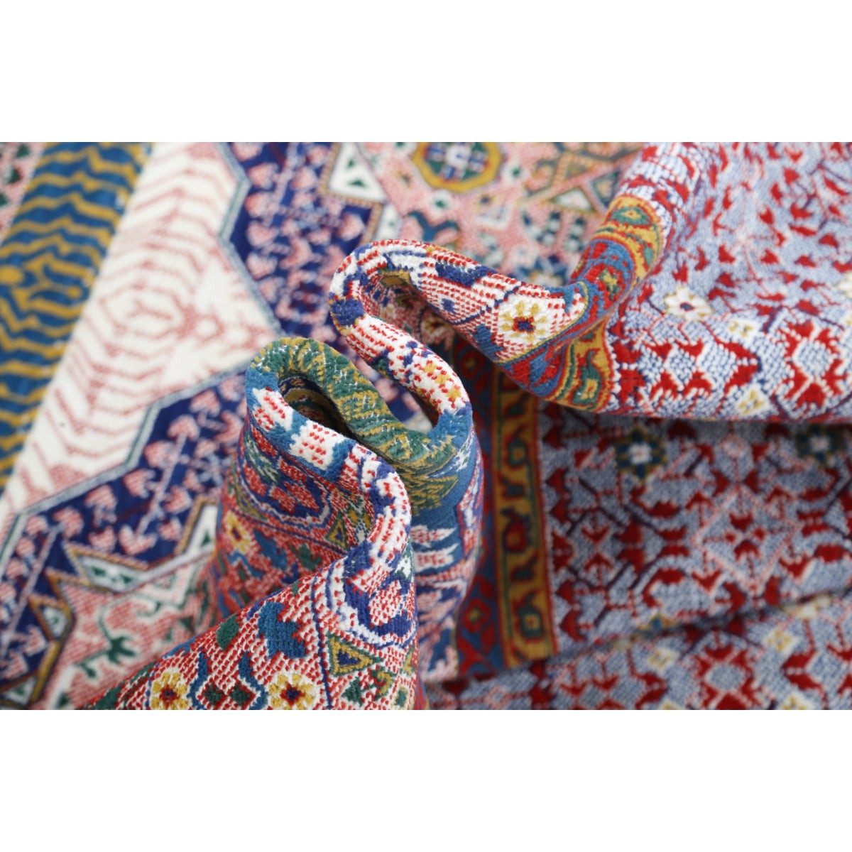 Gulshan 8x12 Machine-Made Washable Wool Rug - Colorful