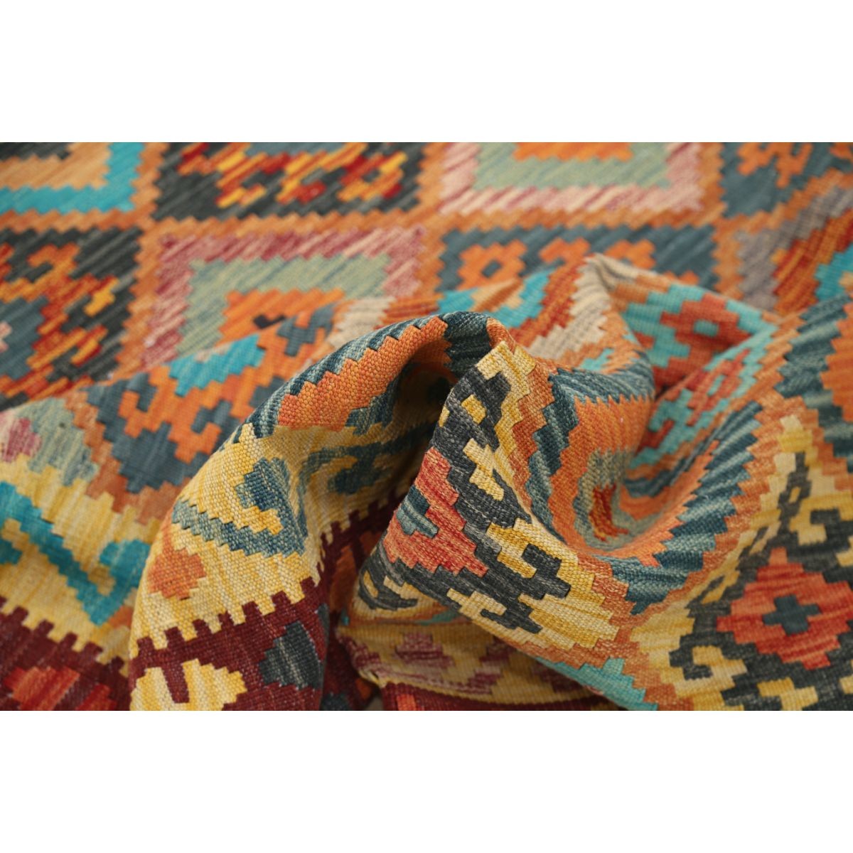 Maimana 6x10 Hand Woven Washable Wool Rug - Colorful
