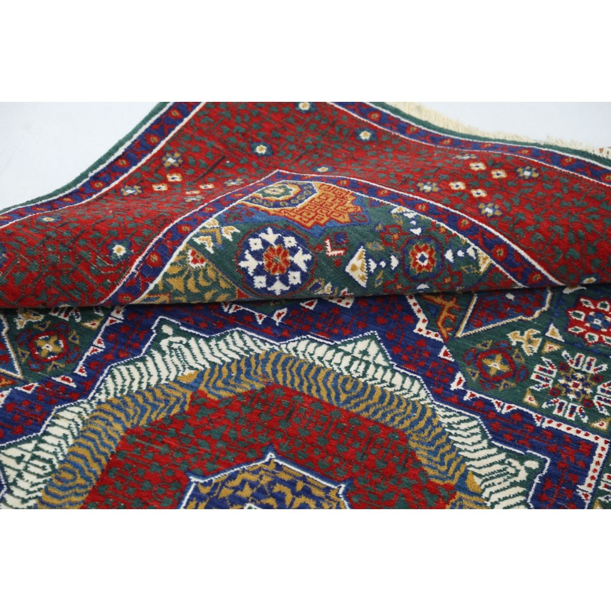 Gulshan 4x6 Machine-Made Washable Wool Rug - Colorful