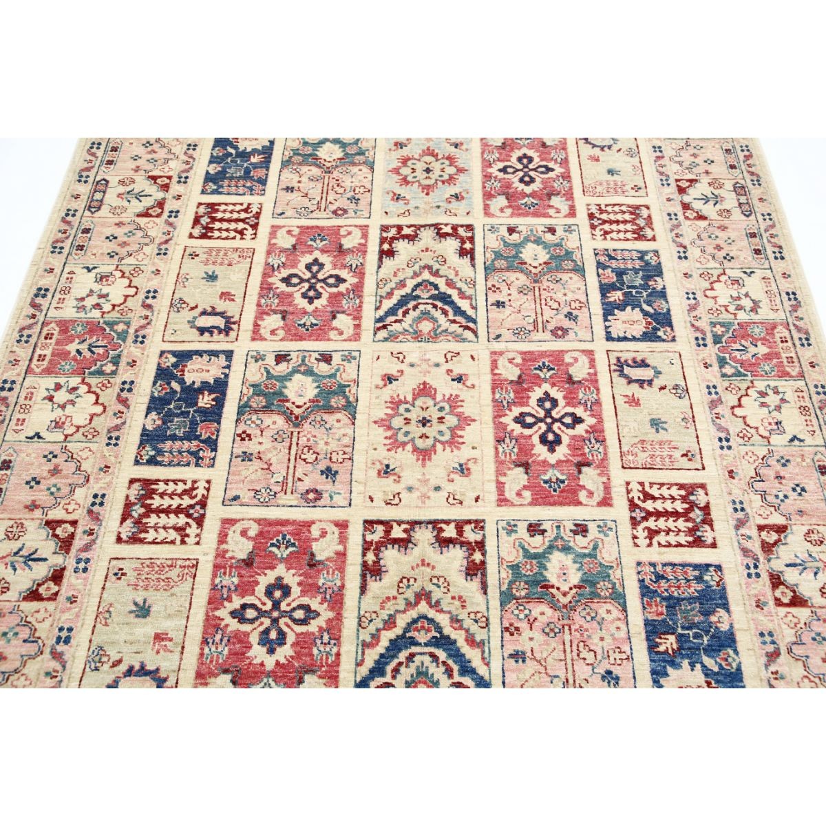 Bakhtiari 5x8 Handmade Double Knotted Washable Wool Rug - Soft Hues