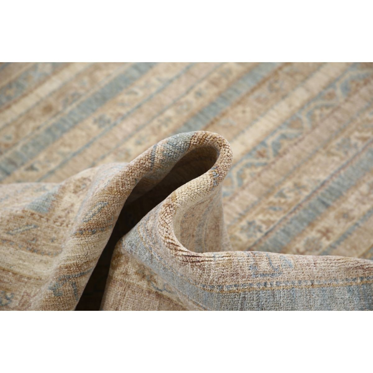 Shaal 7x10 Handmade Double Knotted Washable Wool Rug - Soft Hues