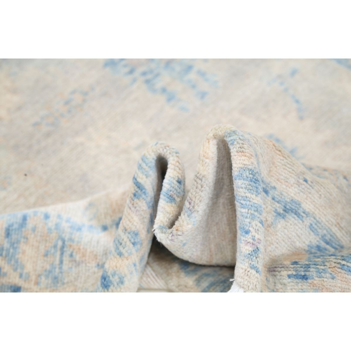 Lily 3x4 Machine-Made Washable Wool Rug - Soft Hues