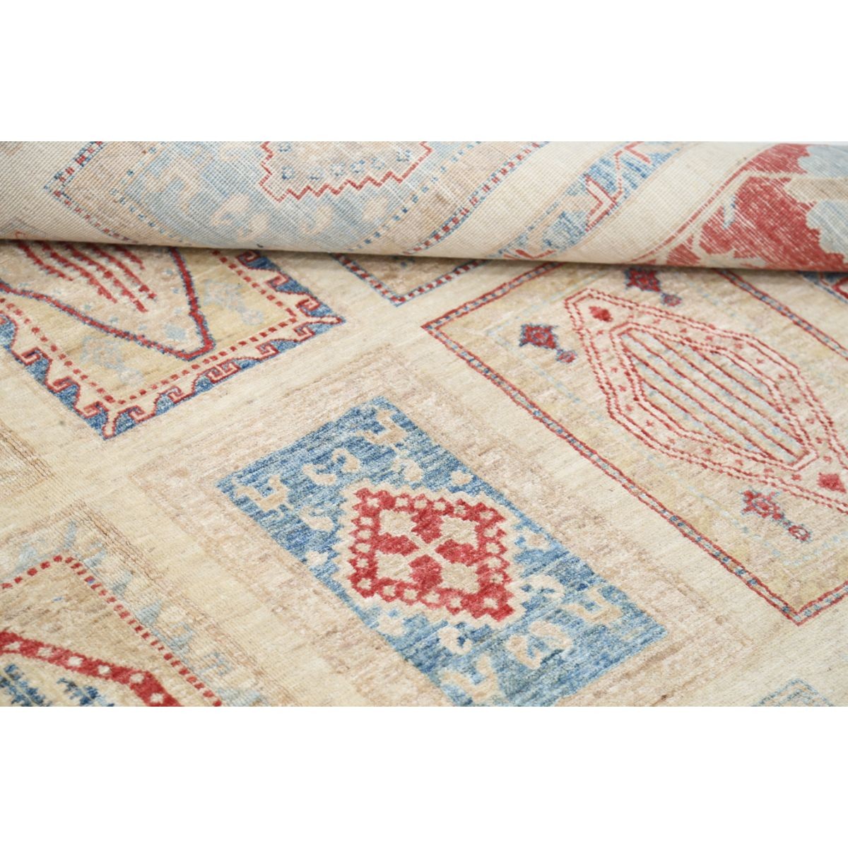 Bakhtiari 7x10 Handmade Double Knotted Washable Wool Rug - Soft Hues