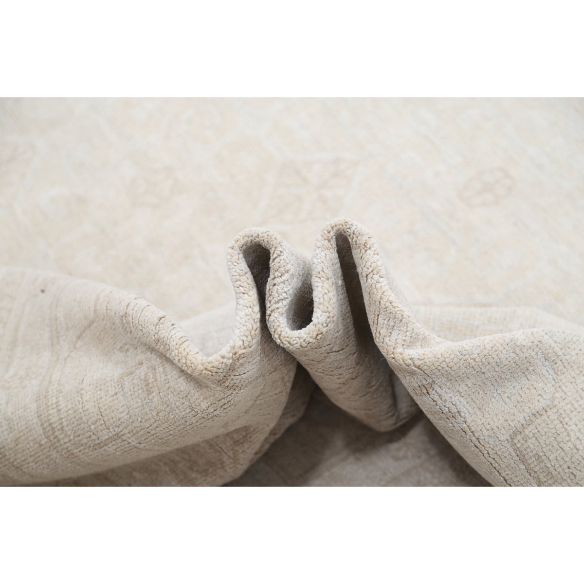 Khotan 17x25 Handmade Double Knotted Washable Wool Rug - Soft Hues