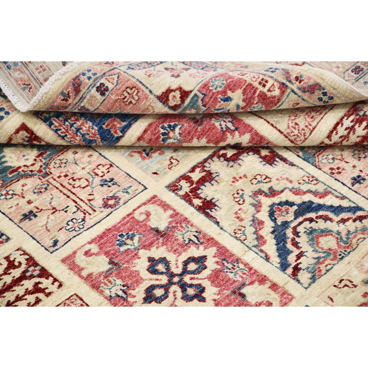 Bakhtiari 5x8 Handmade Double Knotted Washable Wool Rug - Soft Hues