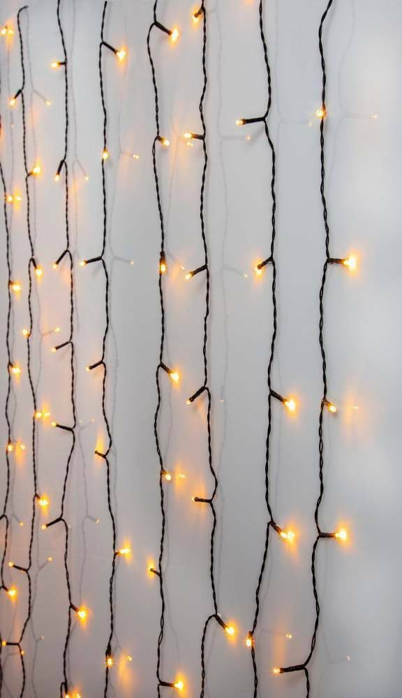 Eglo 410829 "GOLDEN WARM WHITE" 120 Ledli Dekoratif Aydınlatma 200Cm Yüksekliğinde 130Cm Uzunluğunda 2000K Perde Aydınlatma