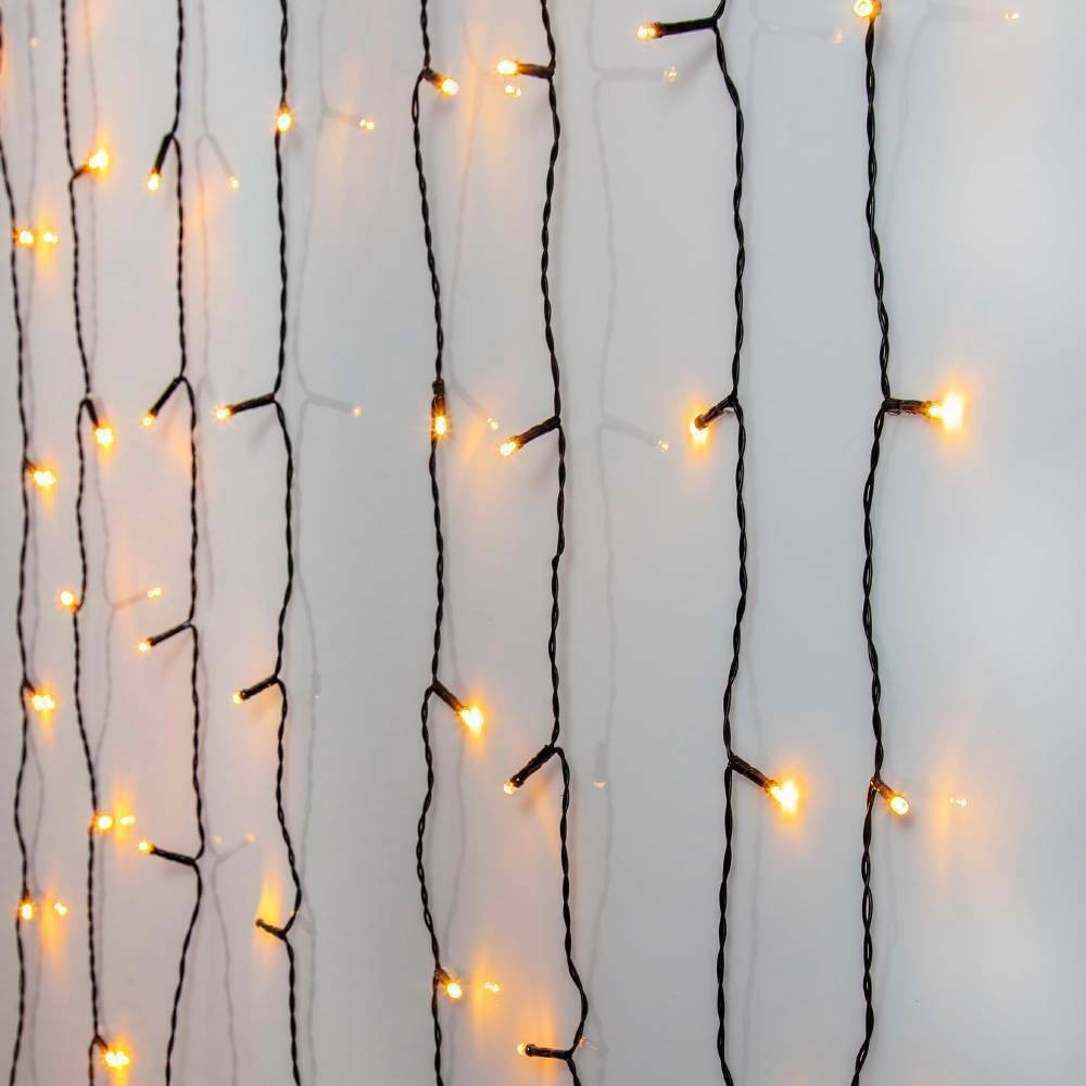 Eglo 410828 "GOLDEN WARM WHITE" 80 Ledli Dekoratif Aydınlatma 130Cm Yüksekliğinde 130Cm Uzunluğunda 2000K Perde Aydınlatma