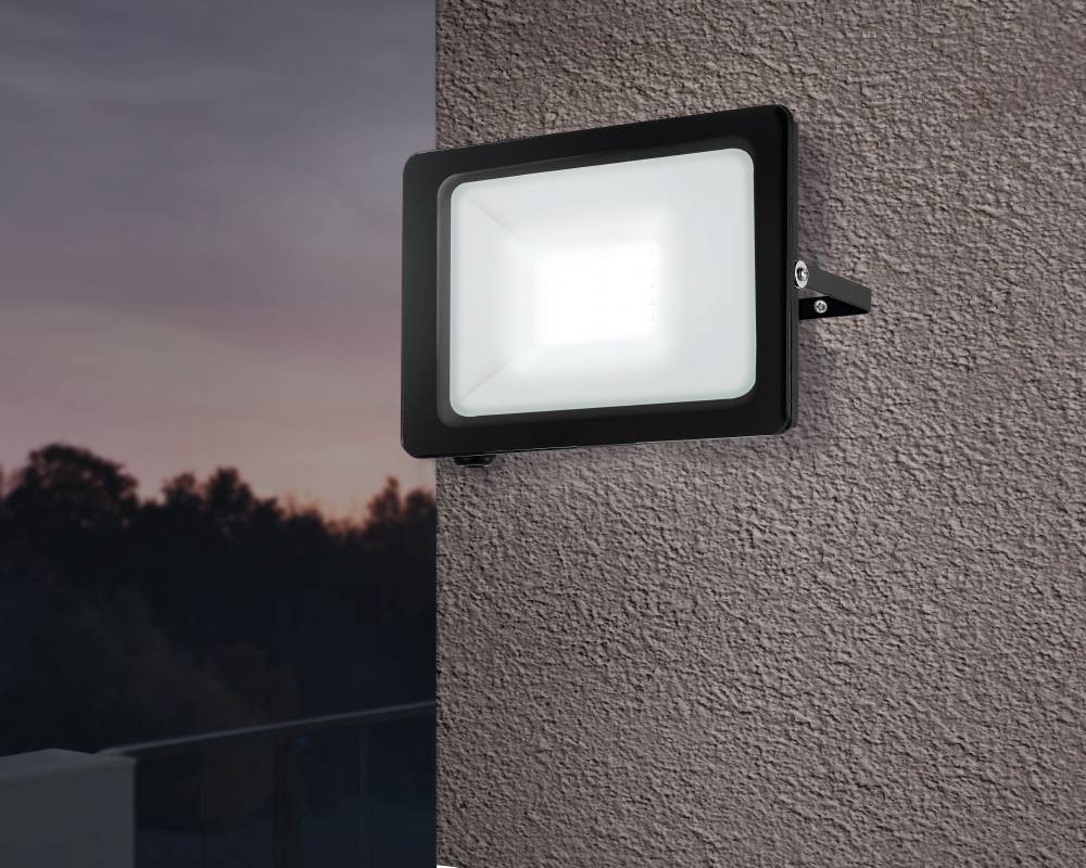 Eglo 900256 "FAEDO 3" 102W Alüminyum Dış Mekan Bahçe Aydınlatması Projektör Ip65