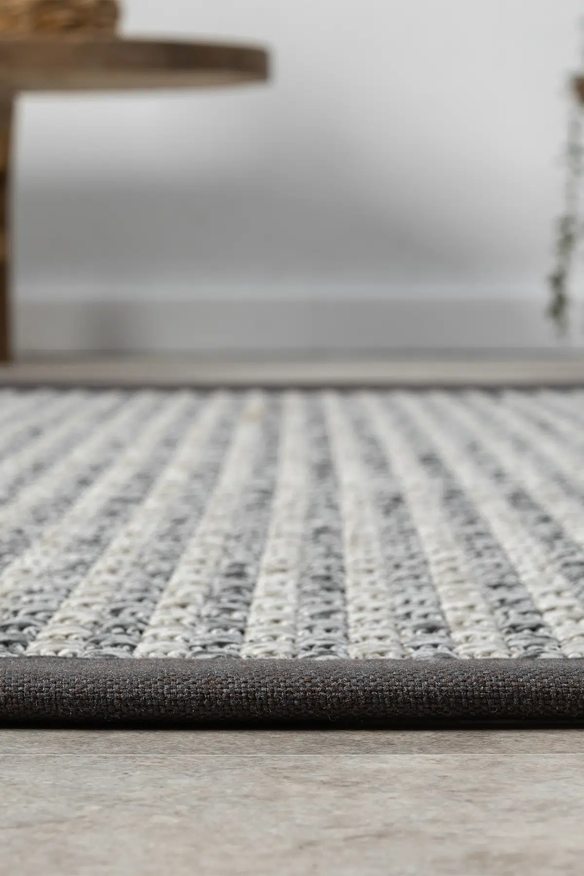 Seyran Halı Bombay 667 Gri Jüt Sisal Halı  - Antrasit Bordürlü Halı Yolluk