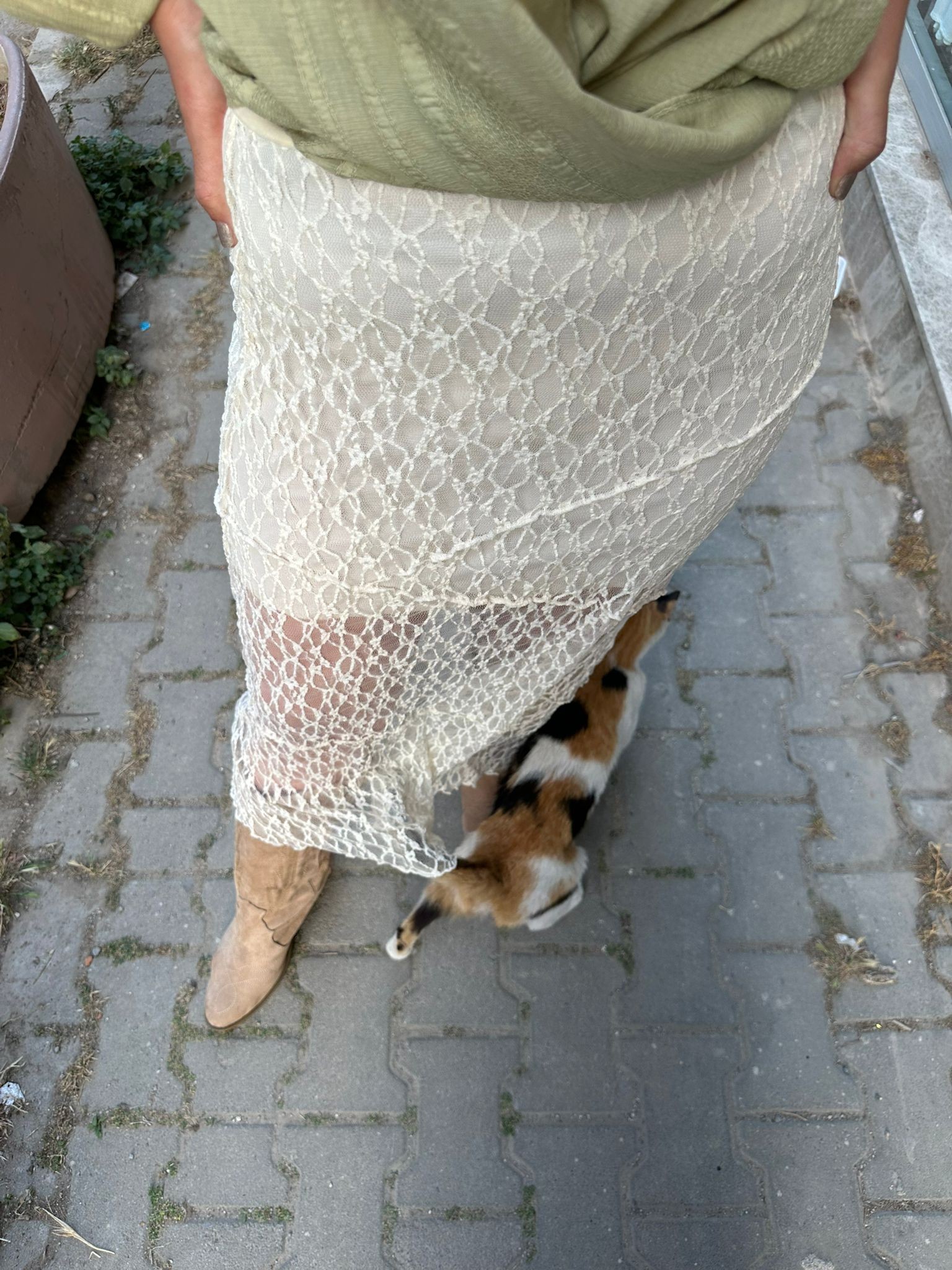 Güpür Detaylı Asimetrik Etek