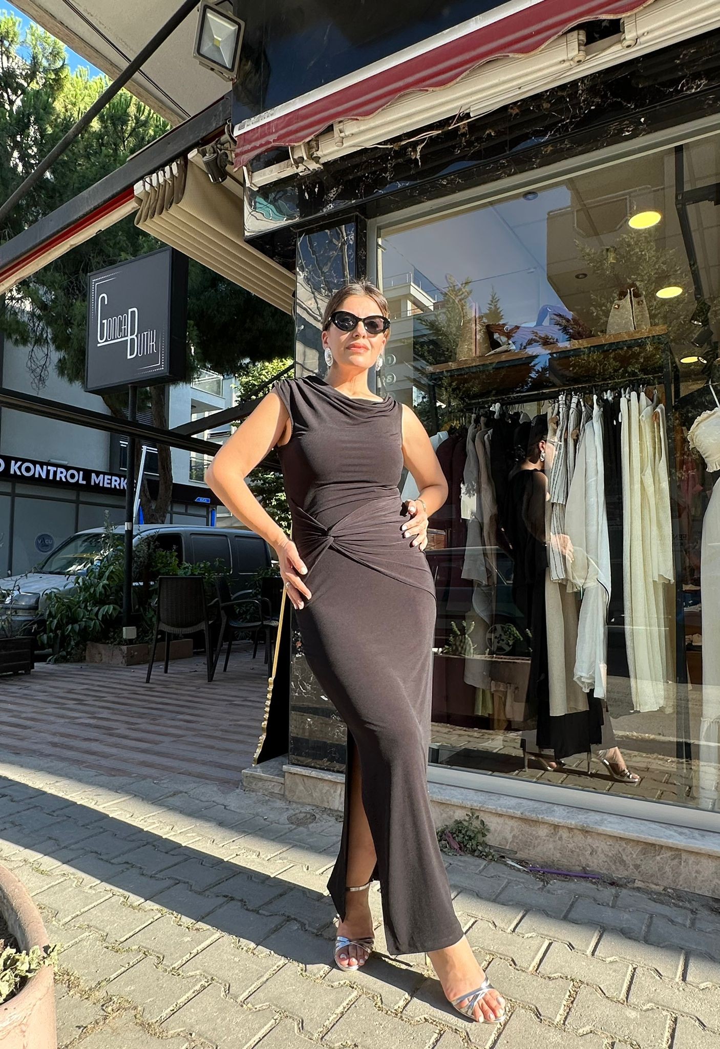 Düşük Omuz Önden Drape Detaylı Elbise - Siyah