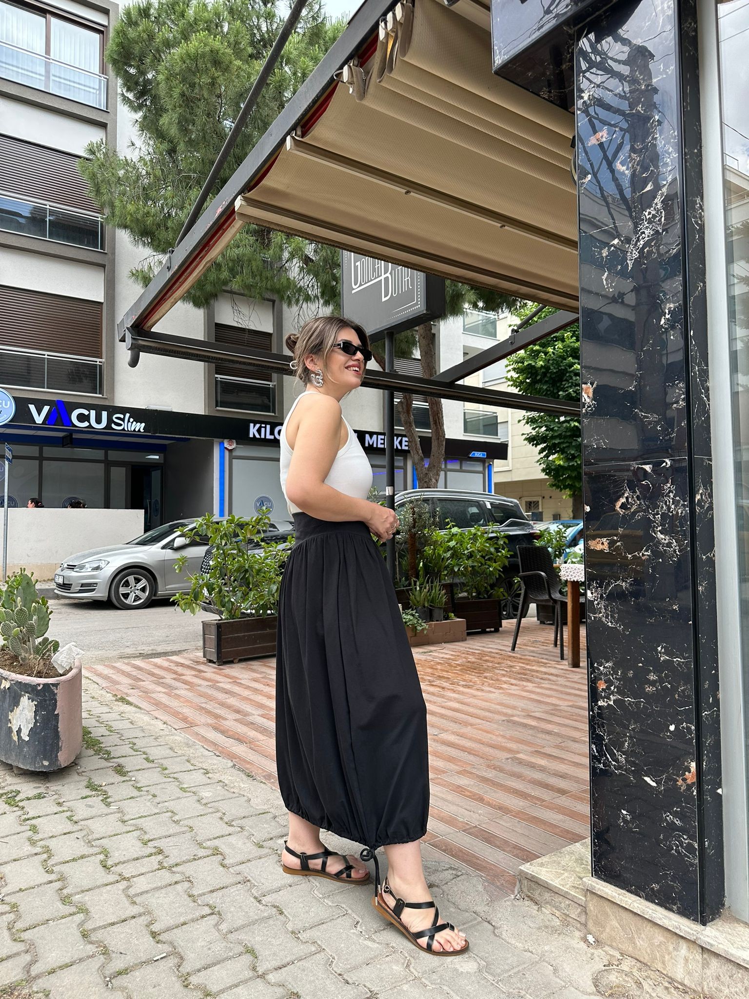 Etek Ucu Bağcık Detaylı Balon Etek